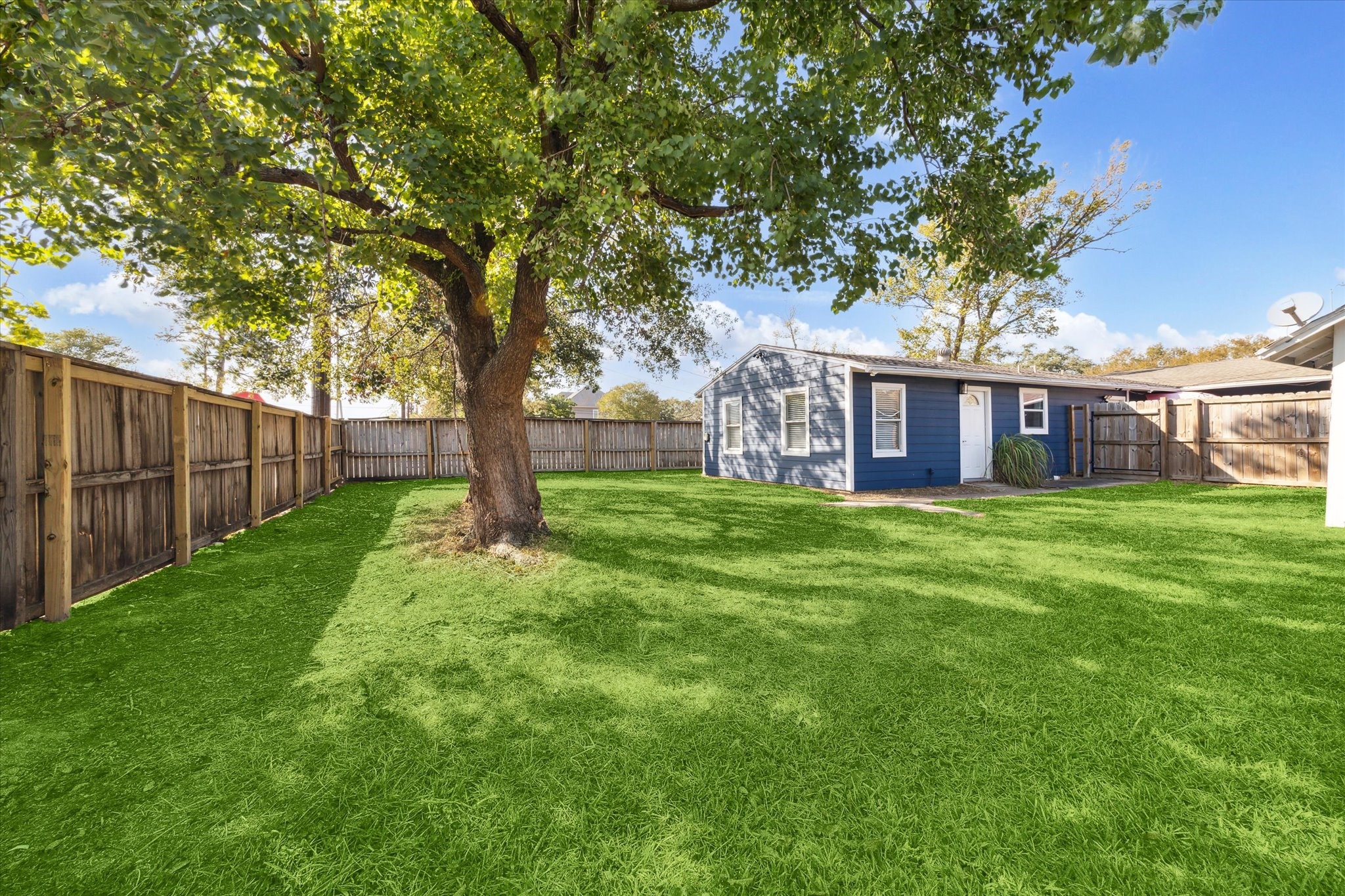1147 Du Barry Lane B Property Photo 9