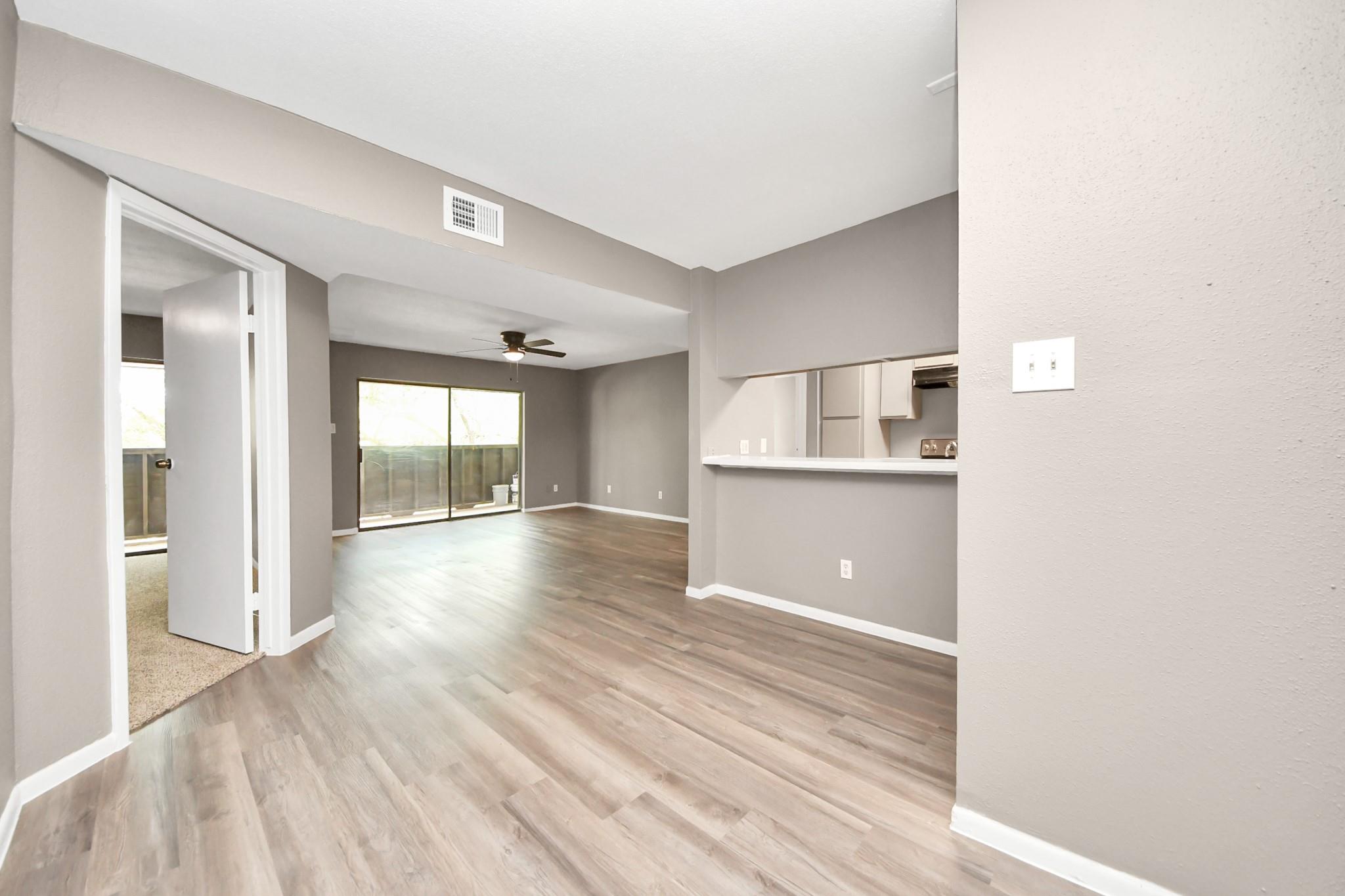 3015 Walnut Bend Ln # 32, Houston Tx 77042 Property Photo 1