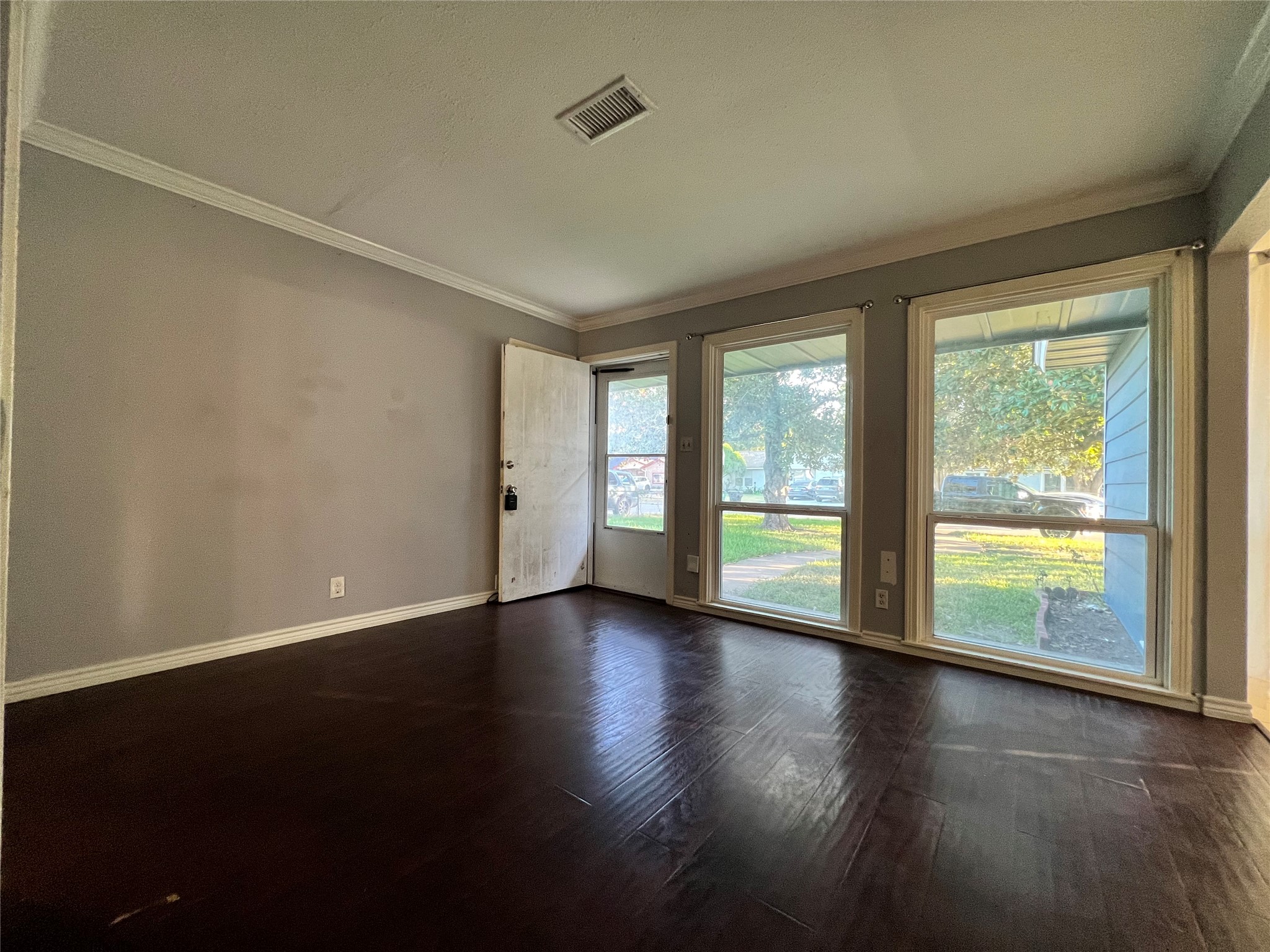 4003 Erby Street Property Photo 5
