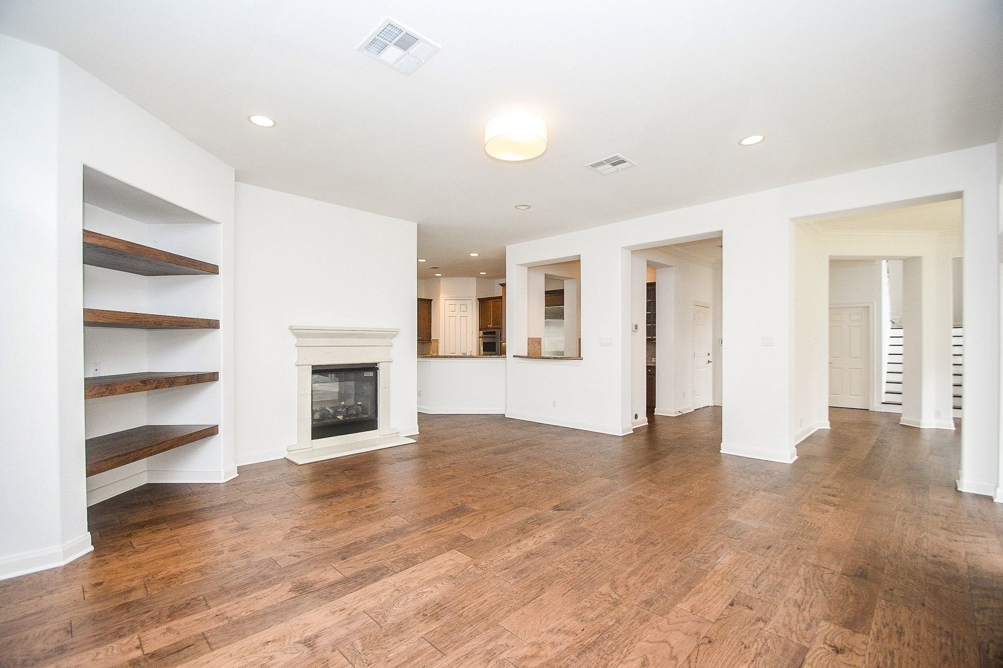 2826 Tudor Manor Property Photo 10