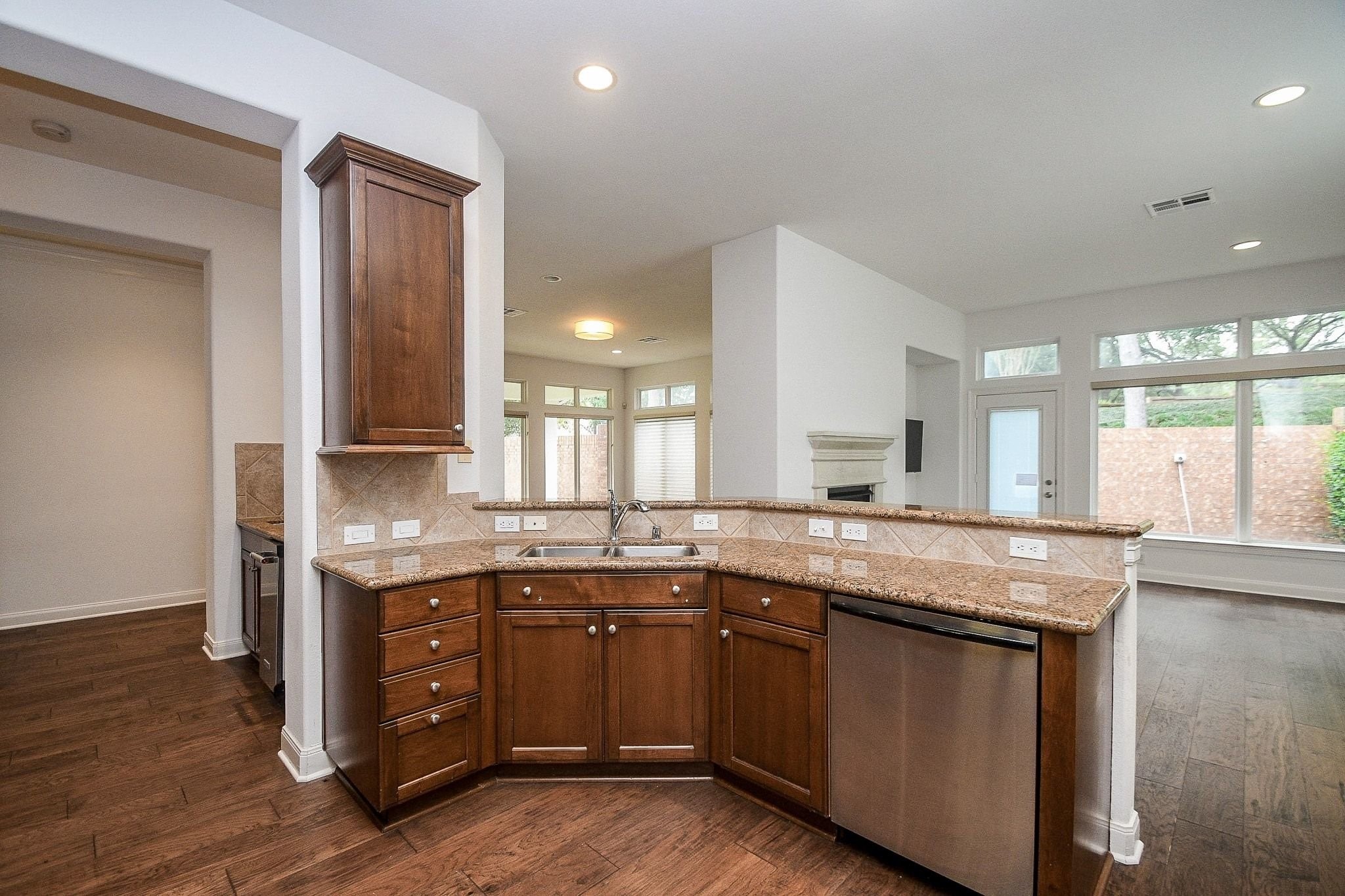 2826 Tudor Manor Property Photo 15