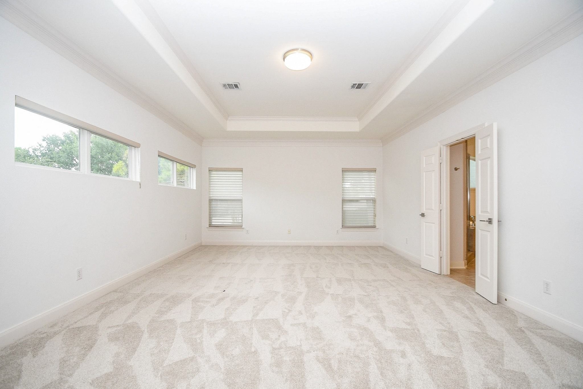 2826 Tudor Manor Property Photo 18