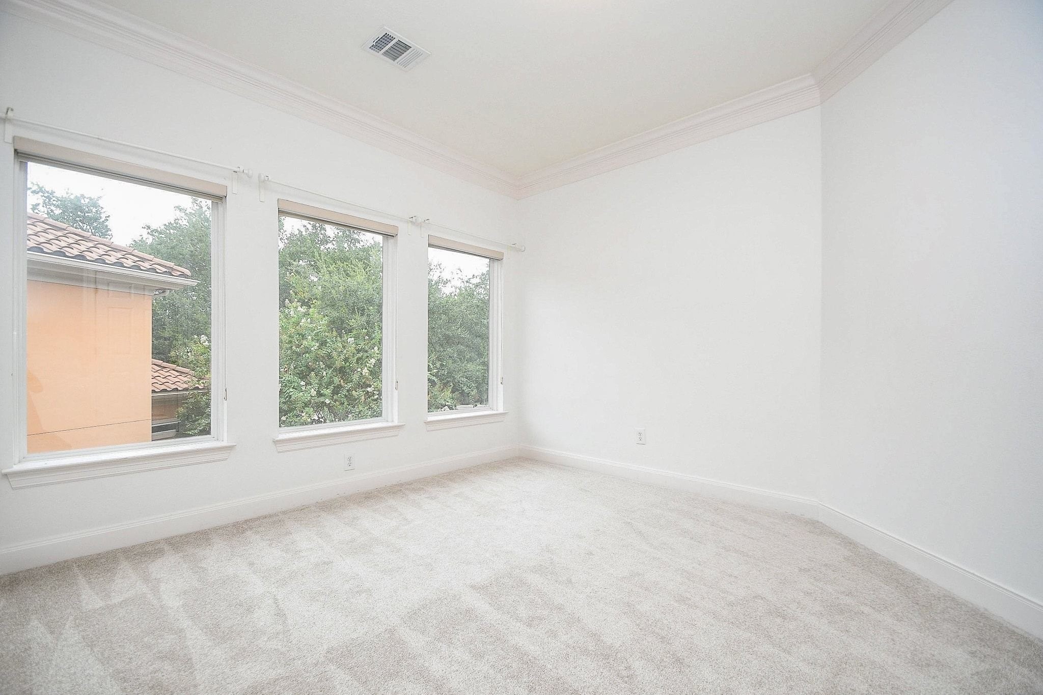 2826 Tudor Manor Property Photo 28