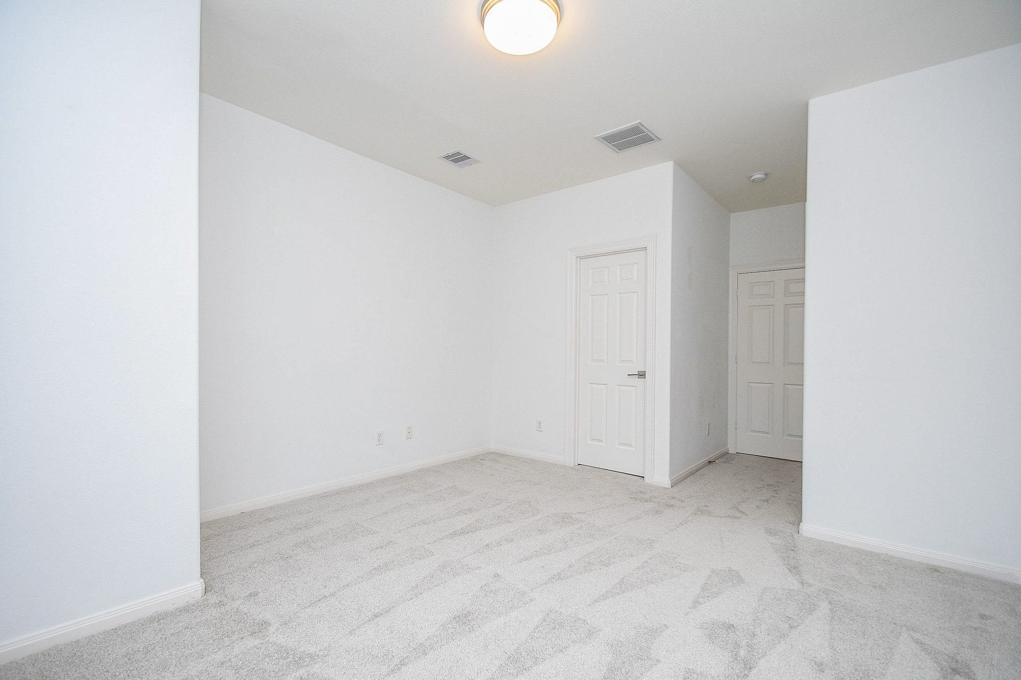 2826 Tudor Manor Property Photo 30