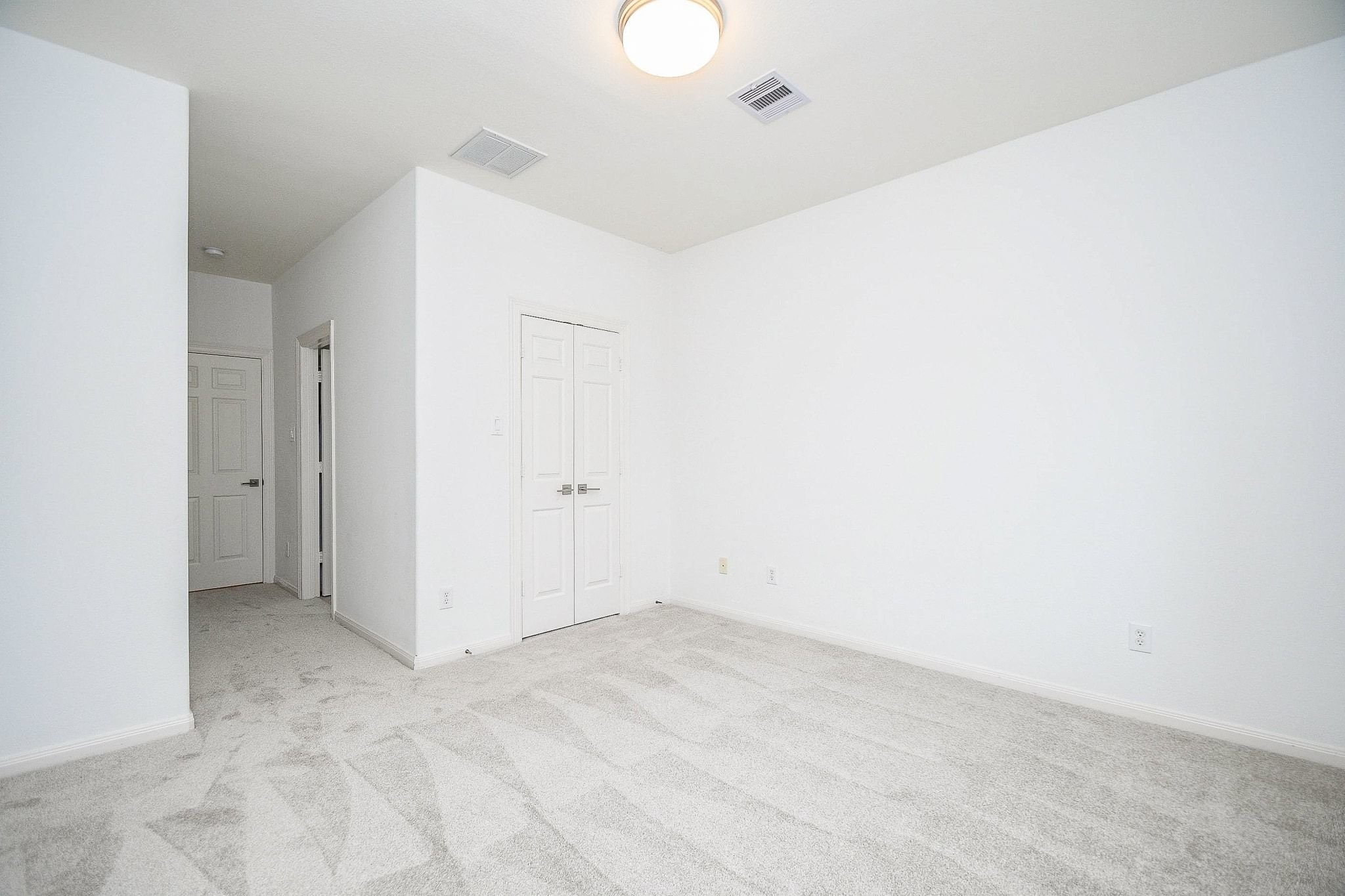 2826 Tudor Manor Property Photo 32