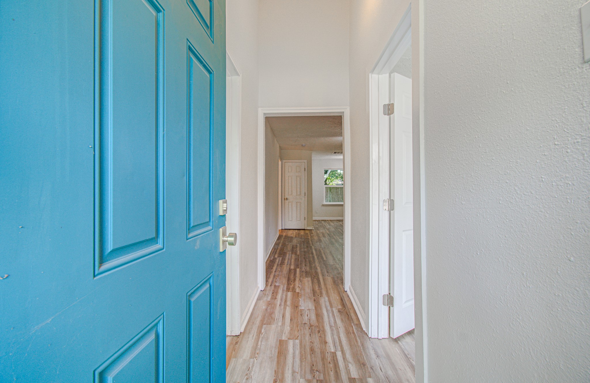 5634 Ridgeway Drive Property Photo 5