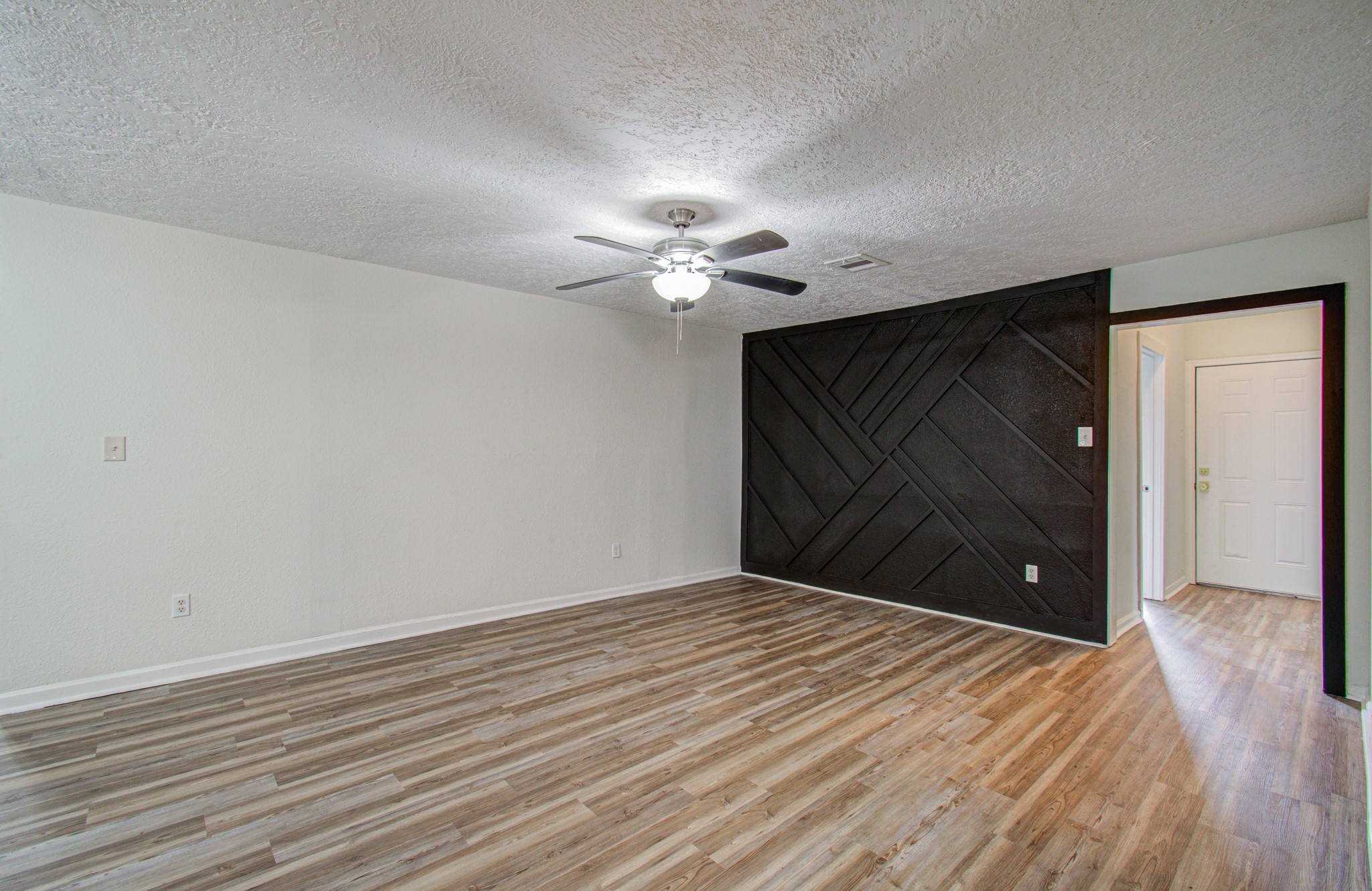 5634 Ridgeway Drive Property Photo 15