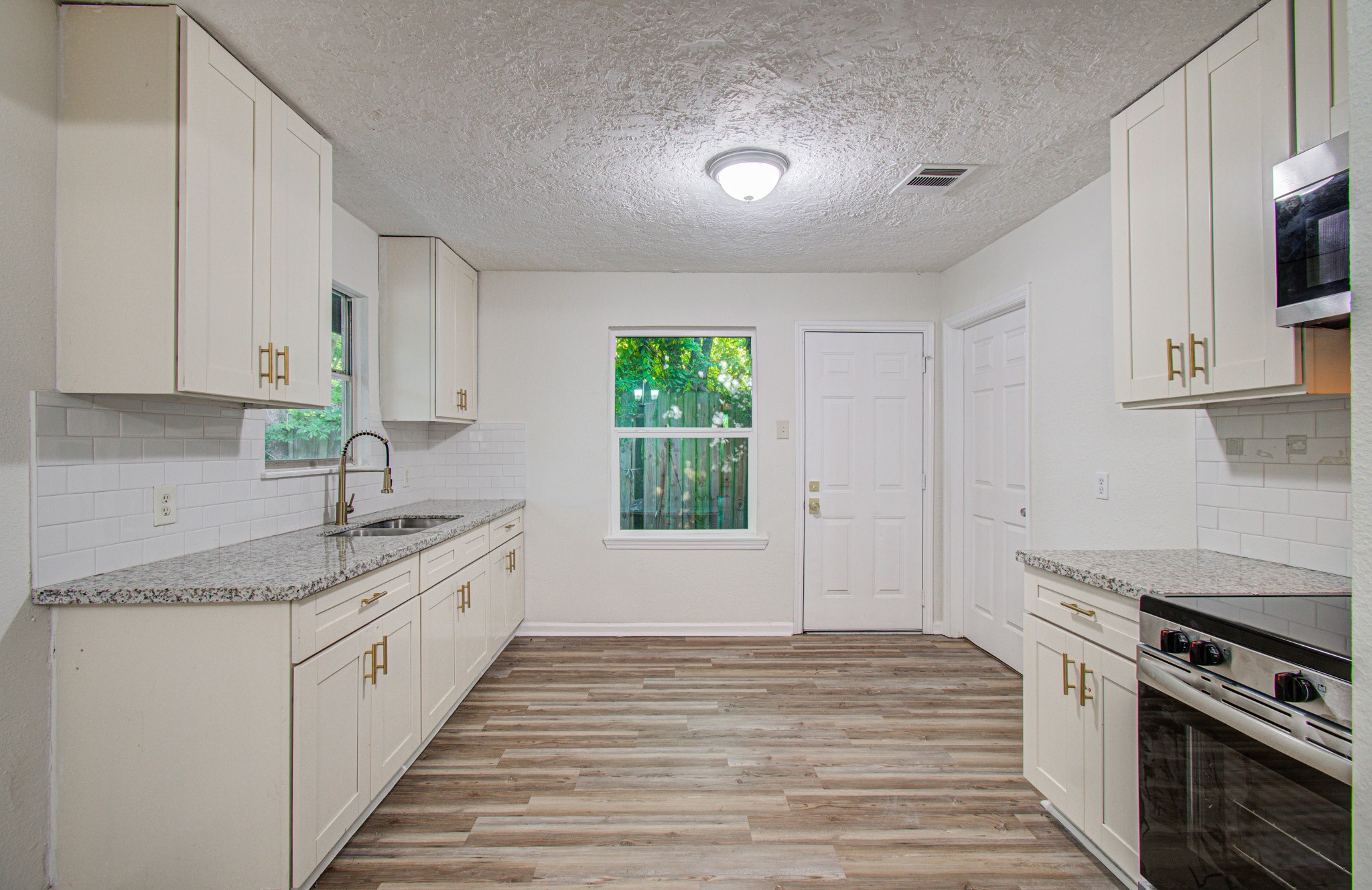 5634 Ridgeway Drive Property Photo 22