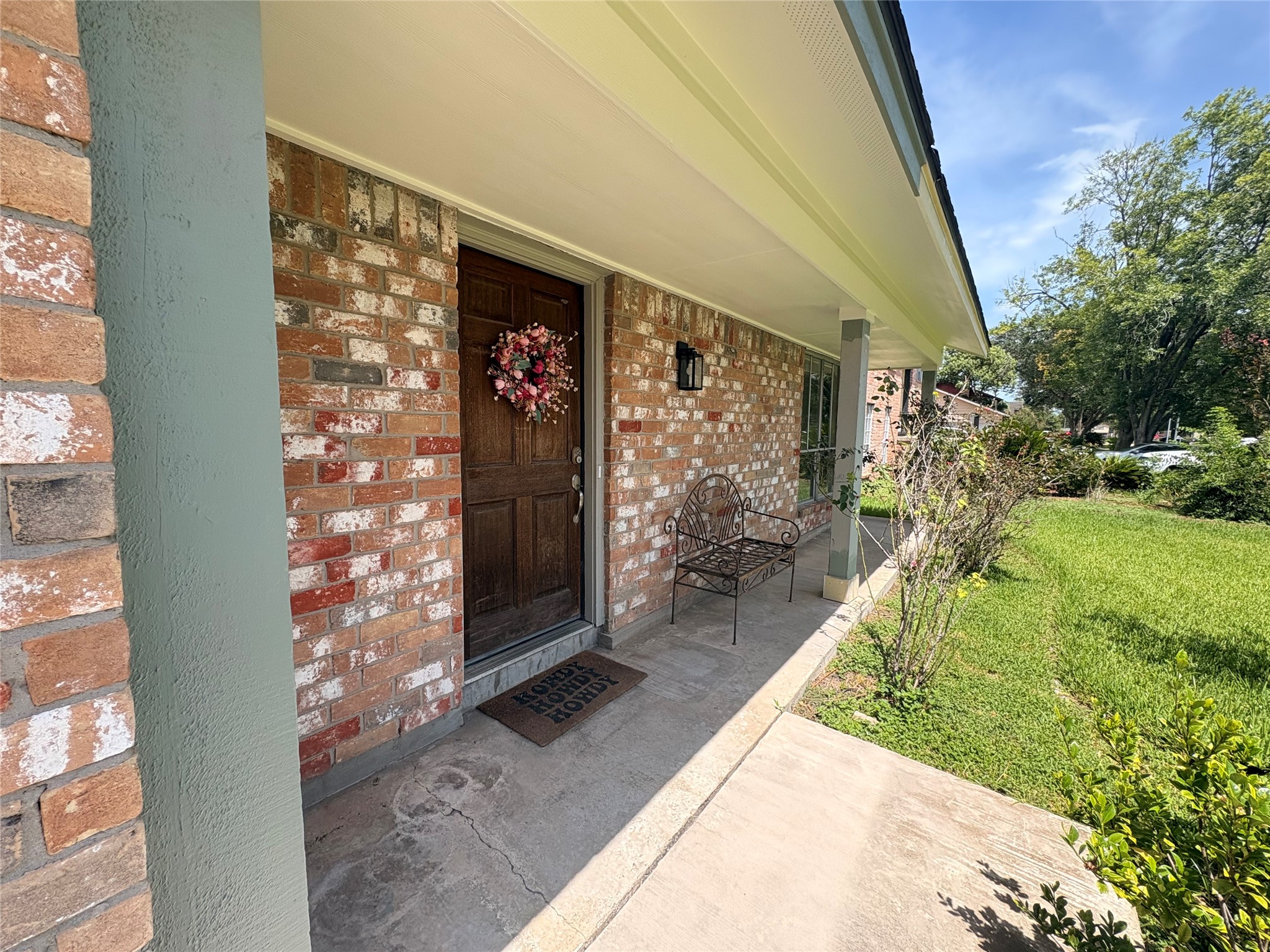 2118 Hilton Head Drive Property Photo 3