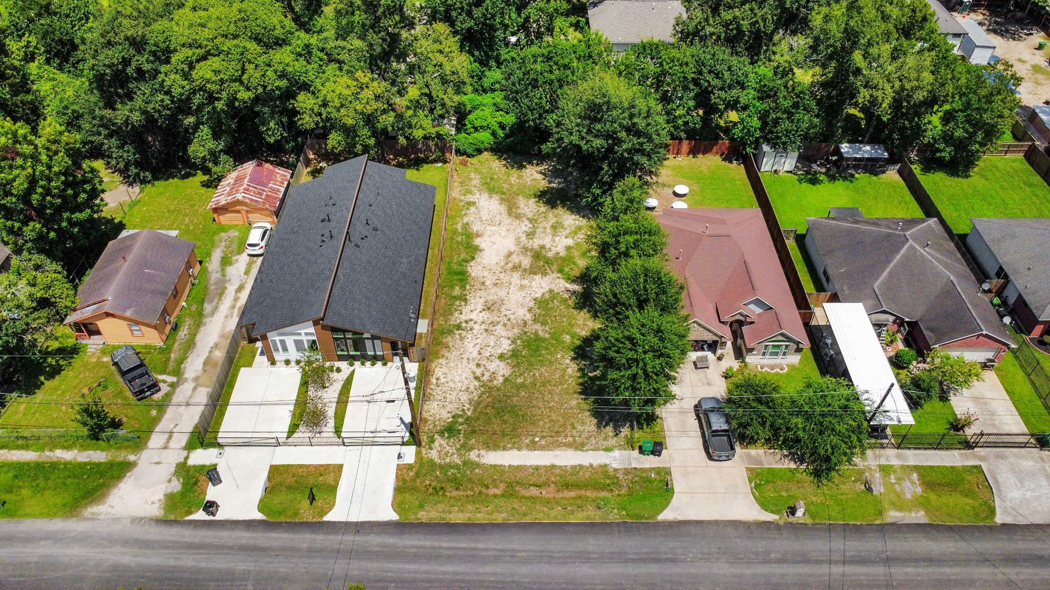 8113 Hamlet Street Property Photo 2