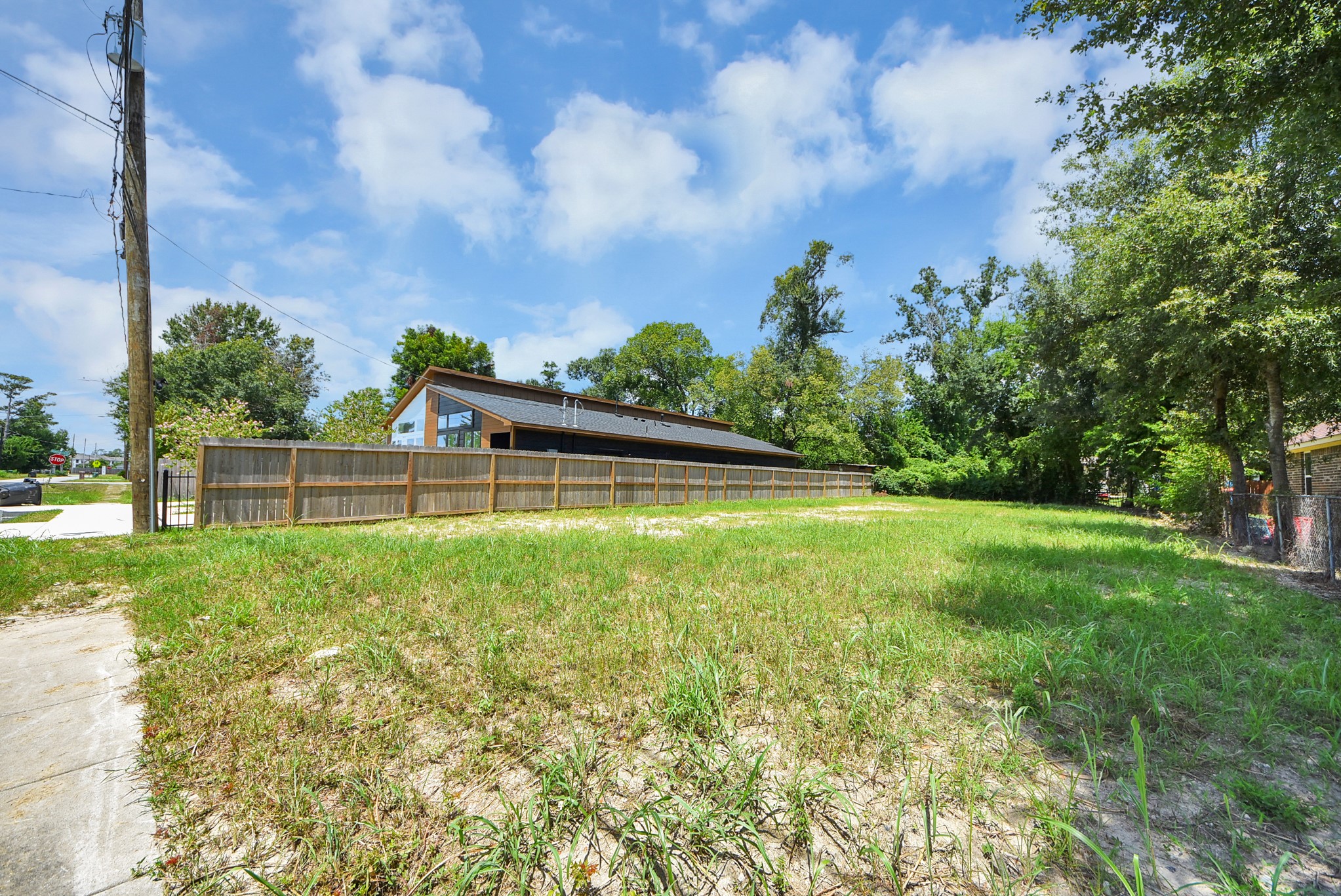 8113 Hamlet Street Property Photo 25