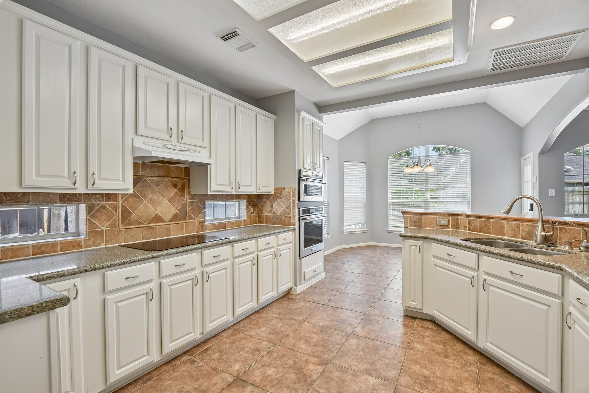 23335 Dunhill Court Property Photo 5