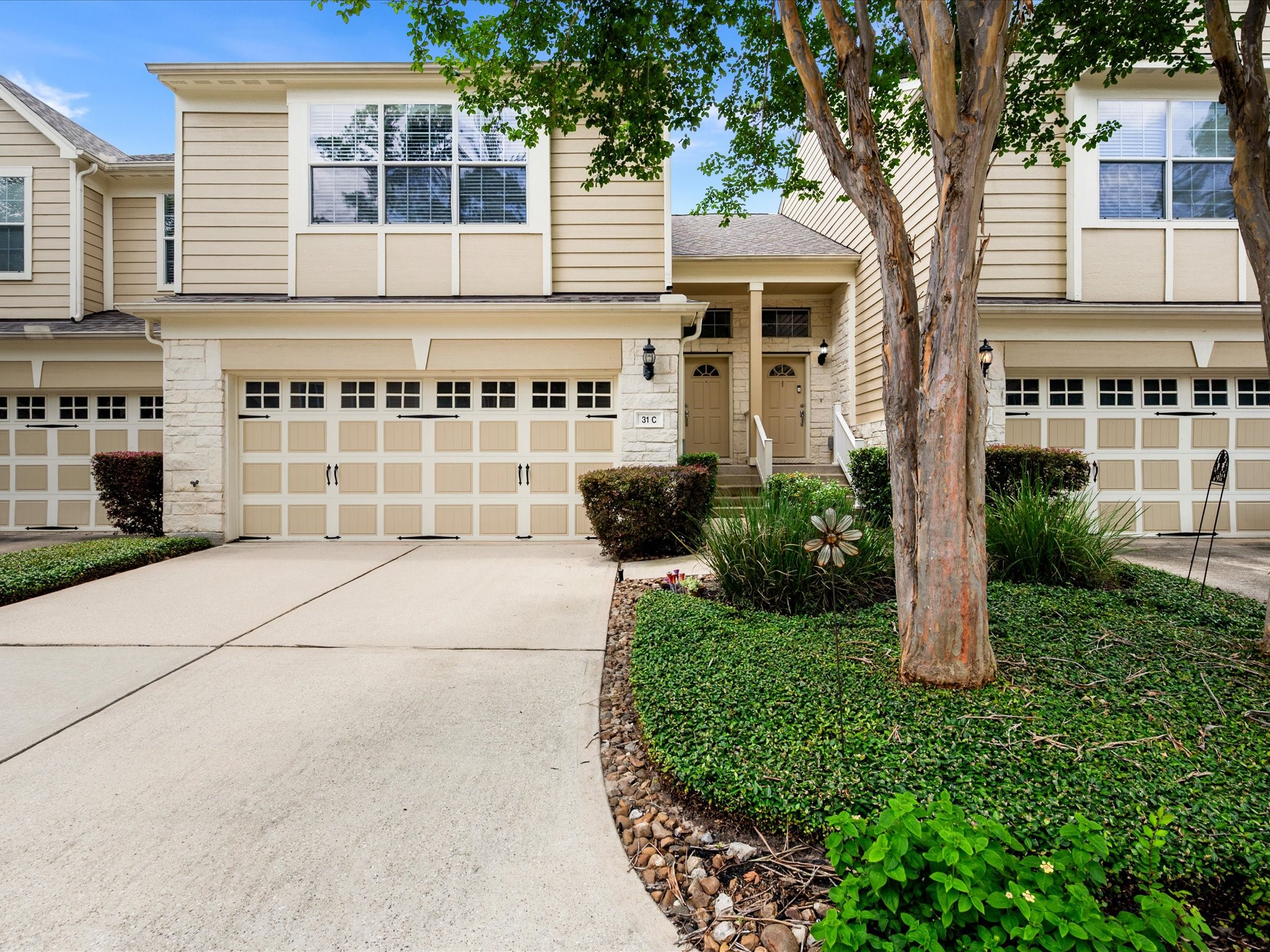 13600 Breton Ridge Street 31c Property Photo 5