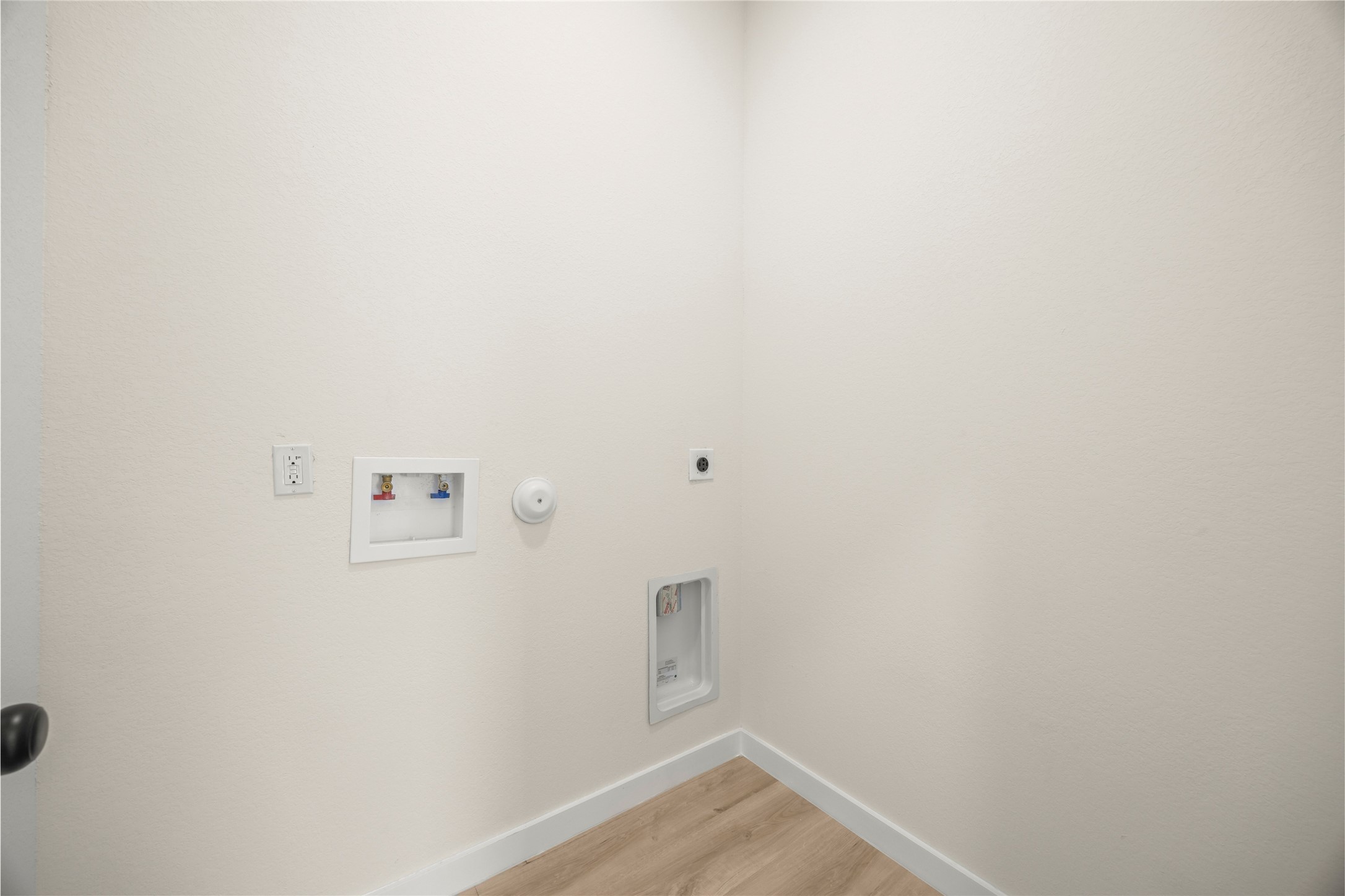 9709 Pelsey Street B Property Photo 7