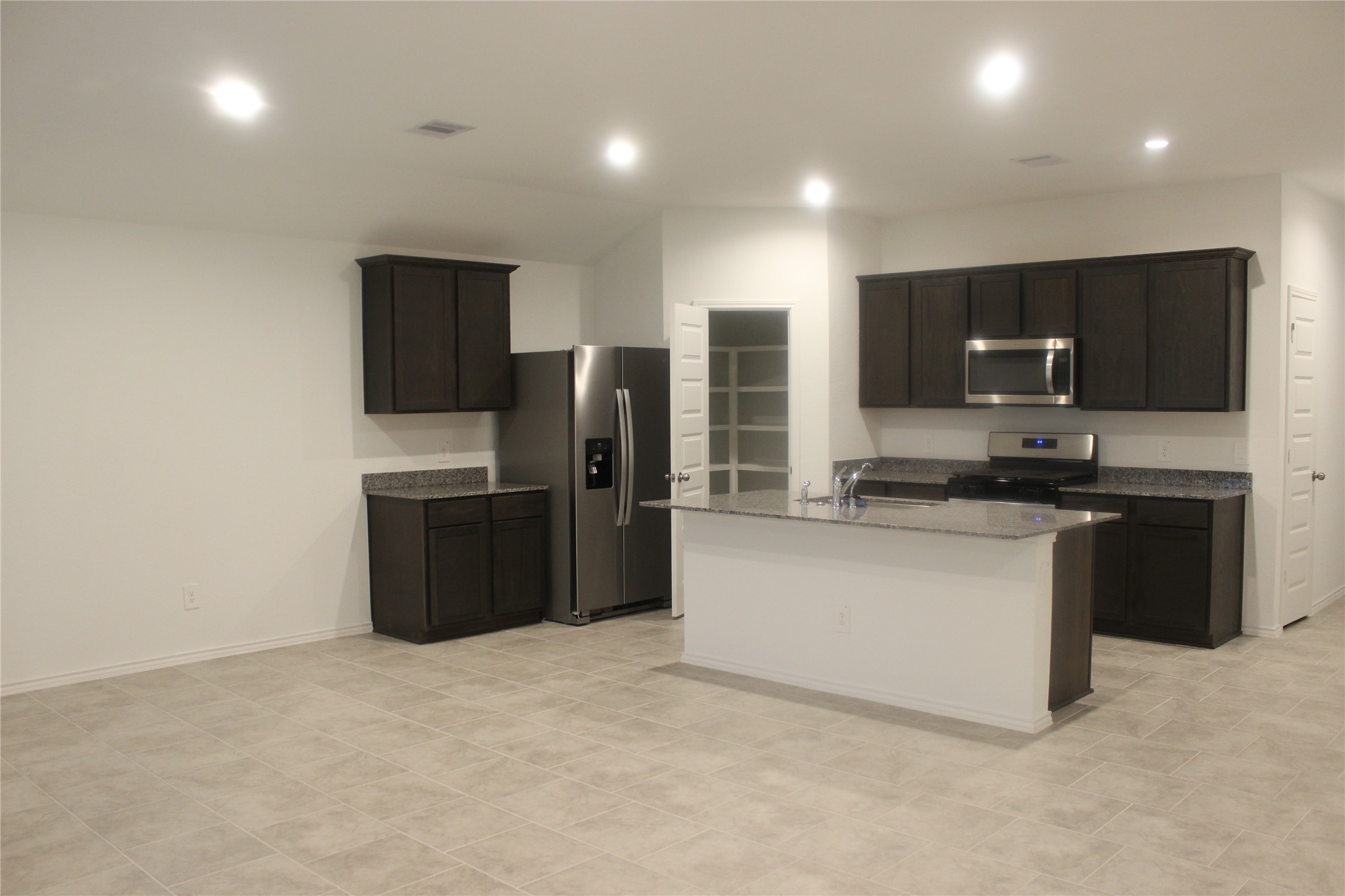 1142 Appaloosa Lane Property Photo 3
