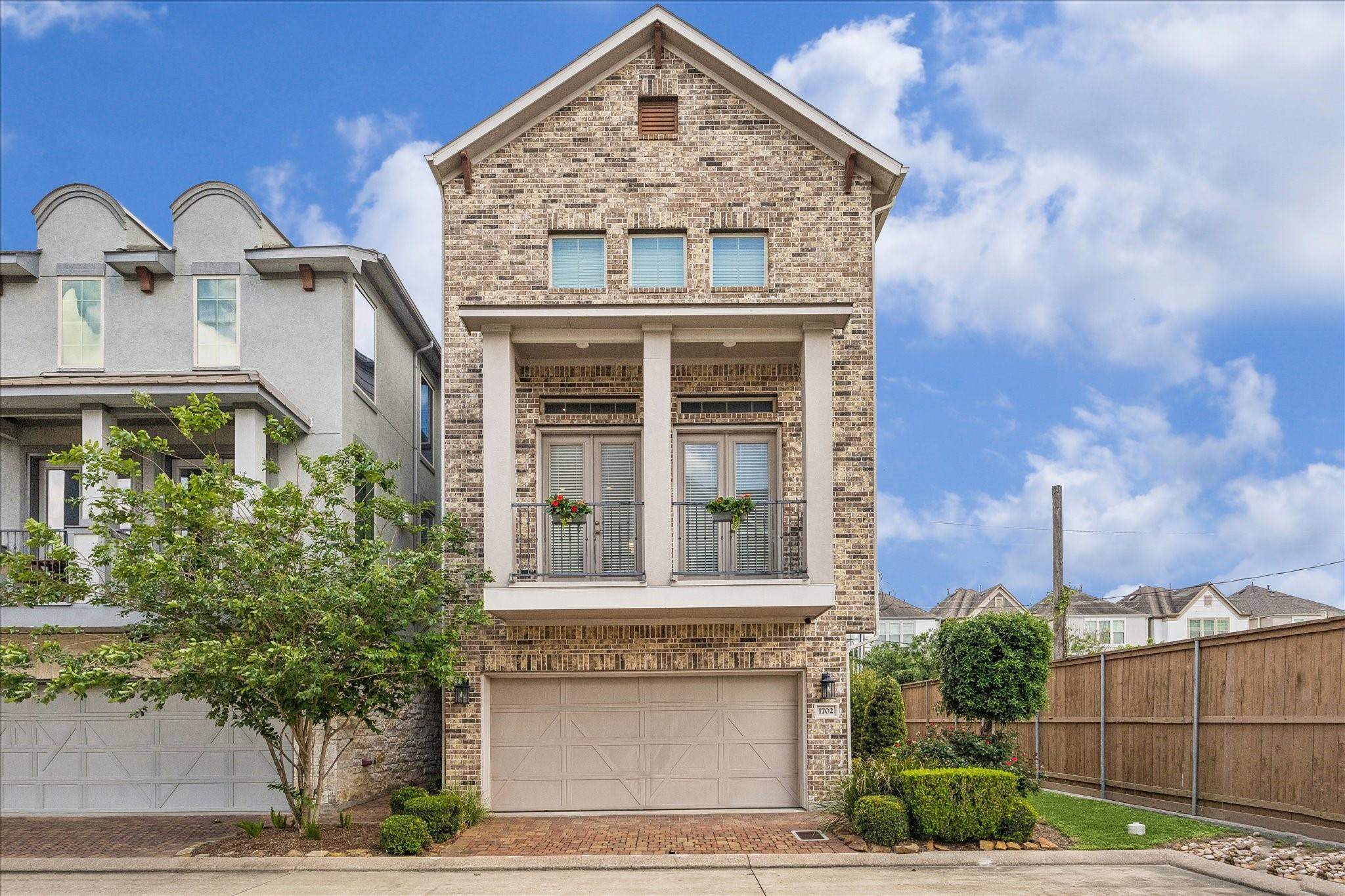 1702 Oak Leaf Pass Drive, Houston TX 77055 Property Photo 1