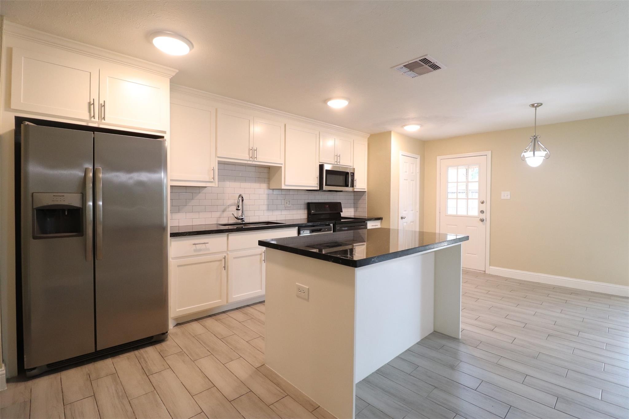 4367 Kinloch Drive Property Photo 2