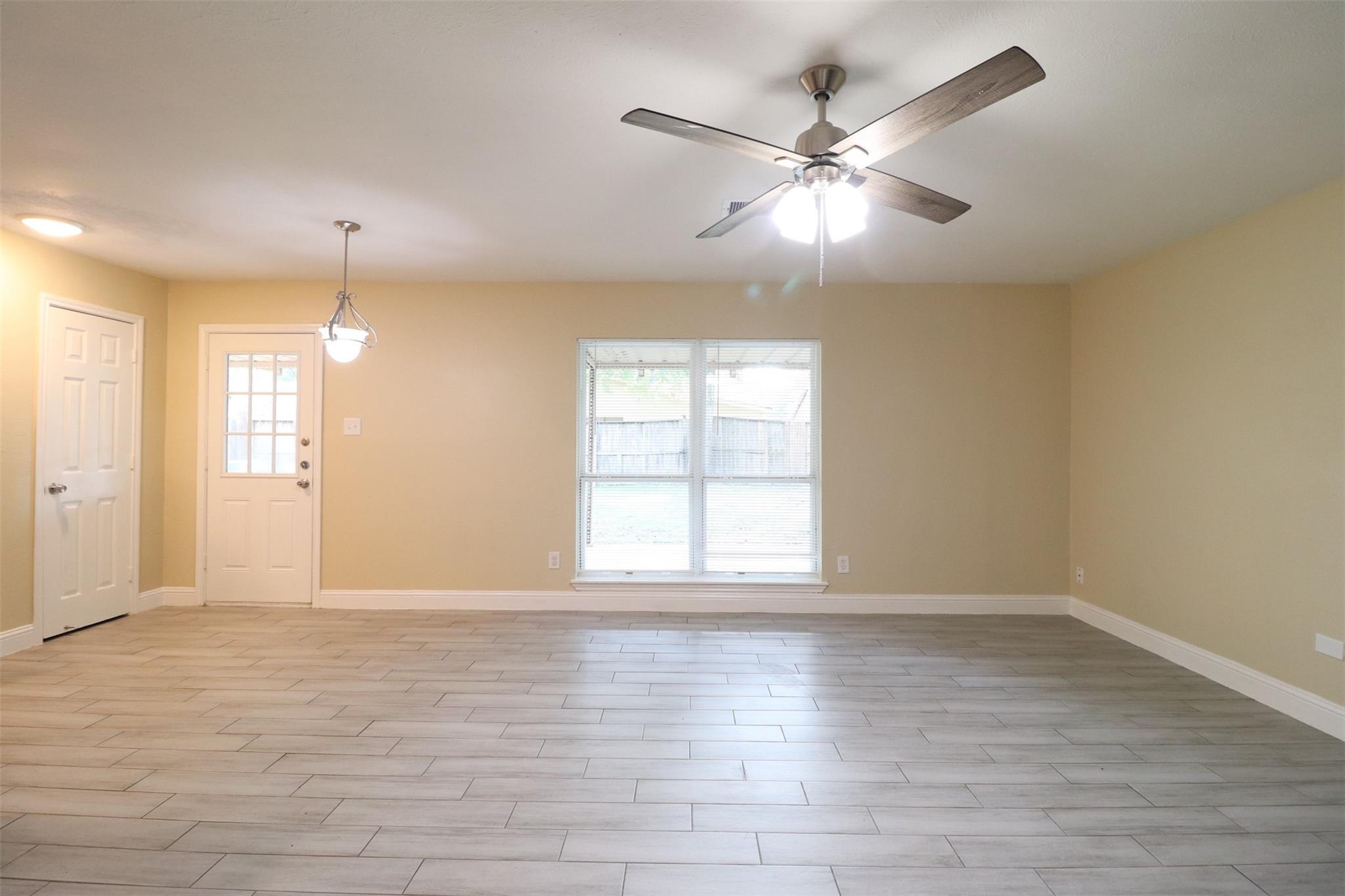 4367 Kinloch Drive Property Photo 4