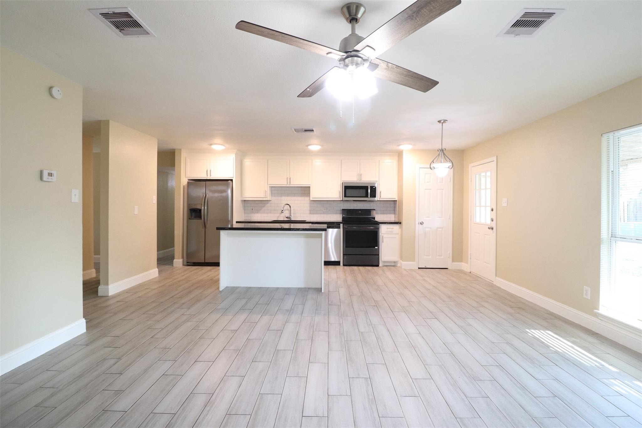 4367 Kinloch Drive Property Photo 5