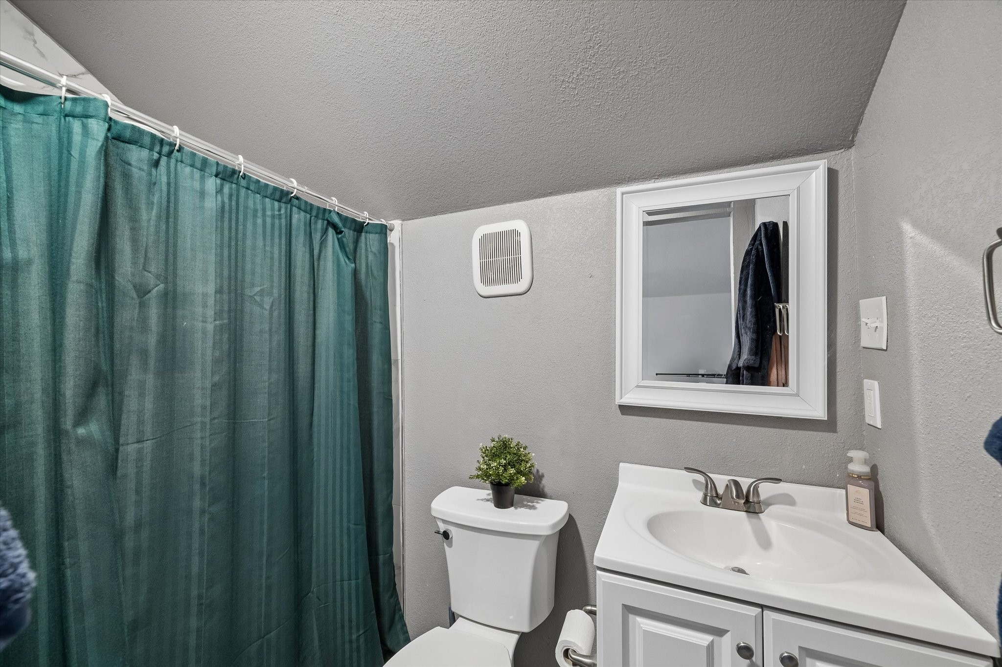 394 Hyland Lane Property Photo 23