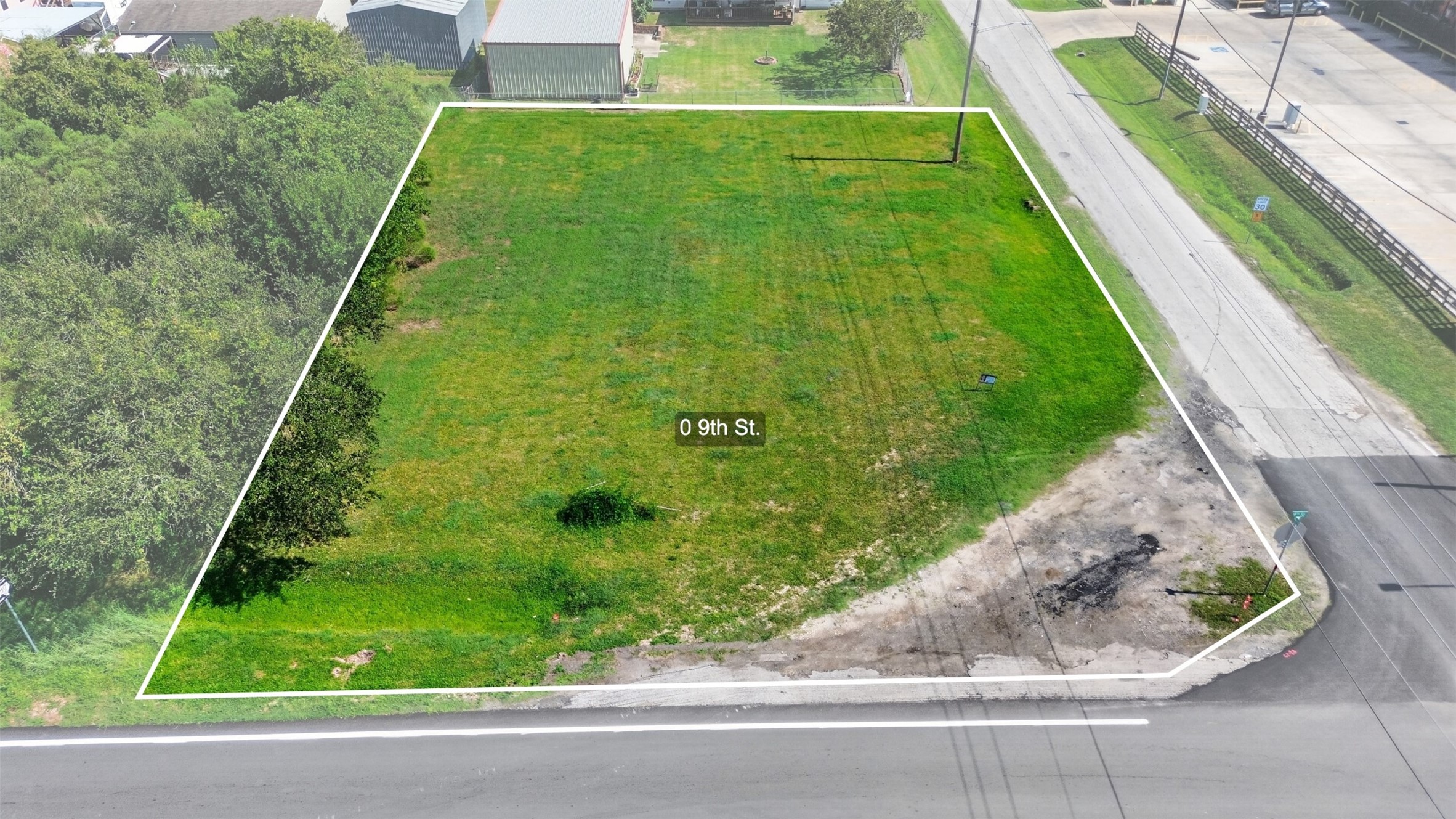 9th & 517 Rd E Property Photo 2