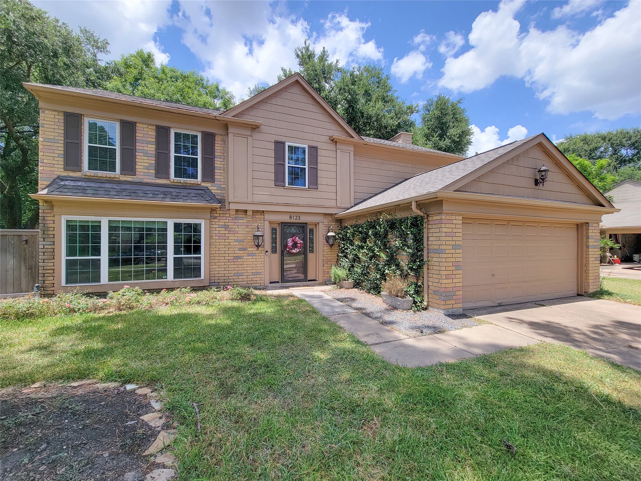 8123 Sunny Ridge Drive Property Photo 1