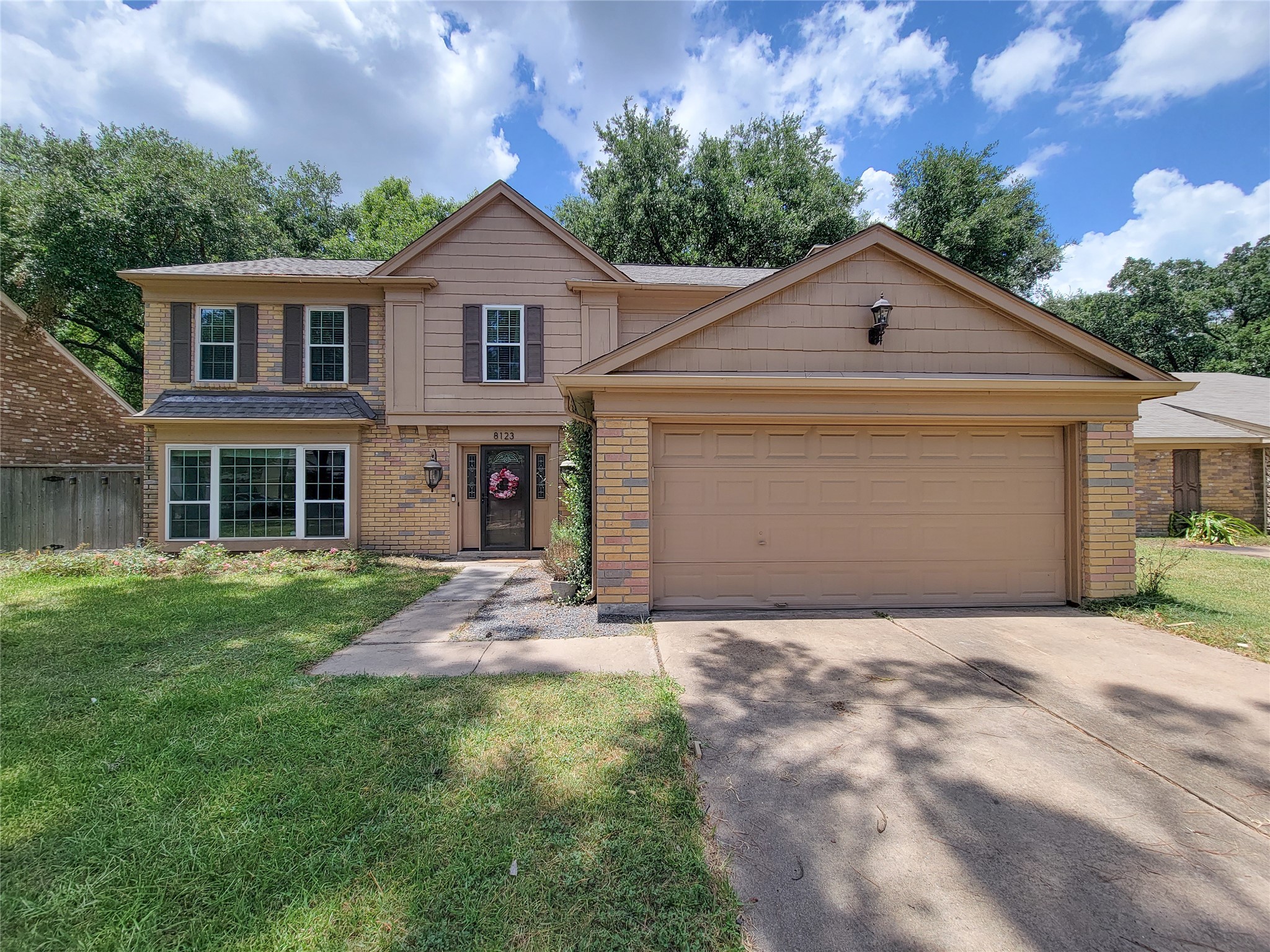 8123 Sunny Ridge Drive Property Photo 3