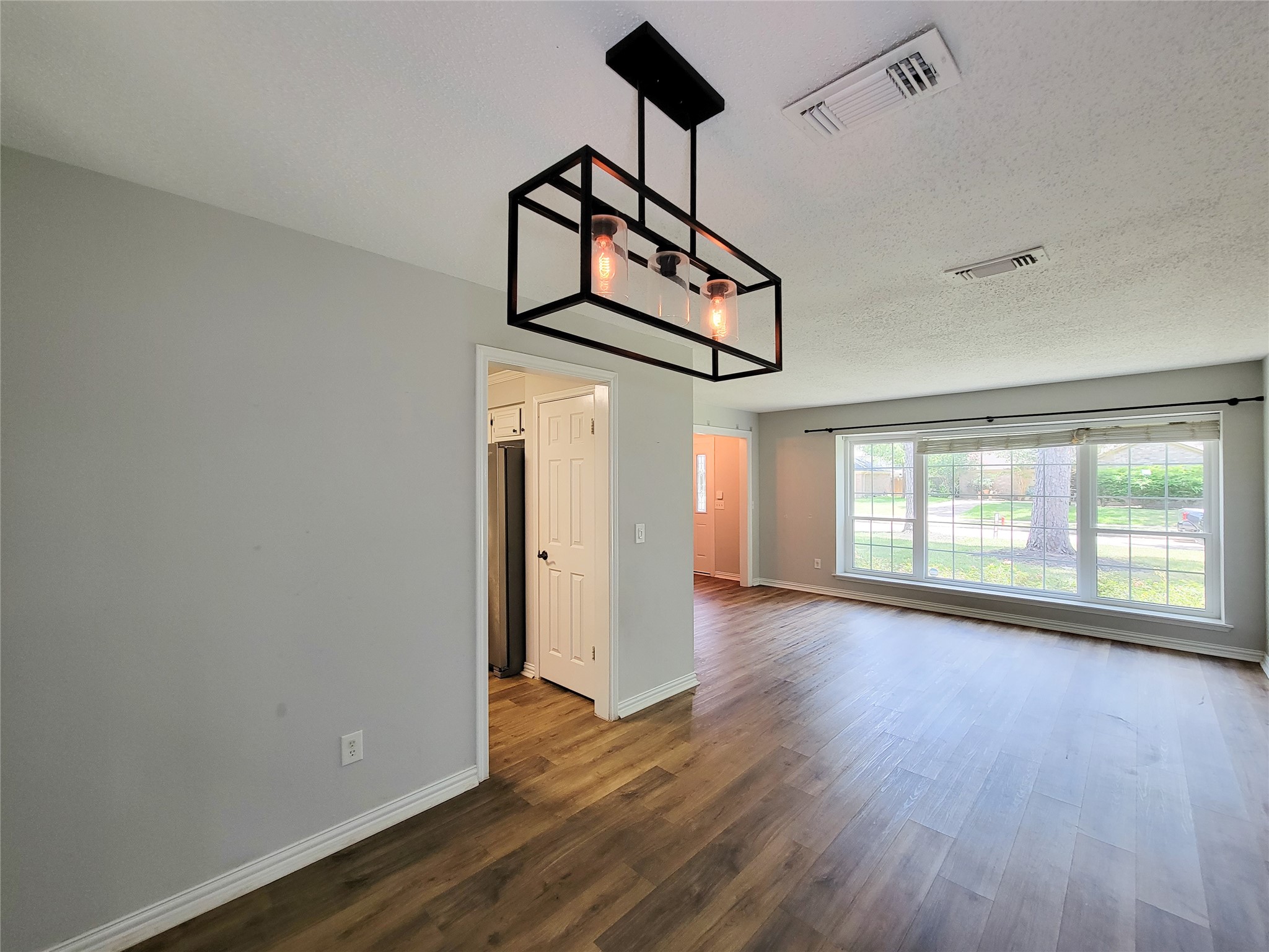 8123 Sunny Ridge Drive Property Photo 7