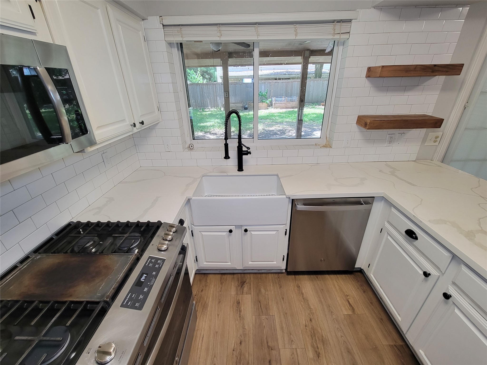 8123 Sunny Ridge Drive Property Photo 8