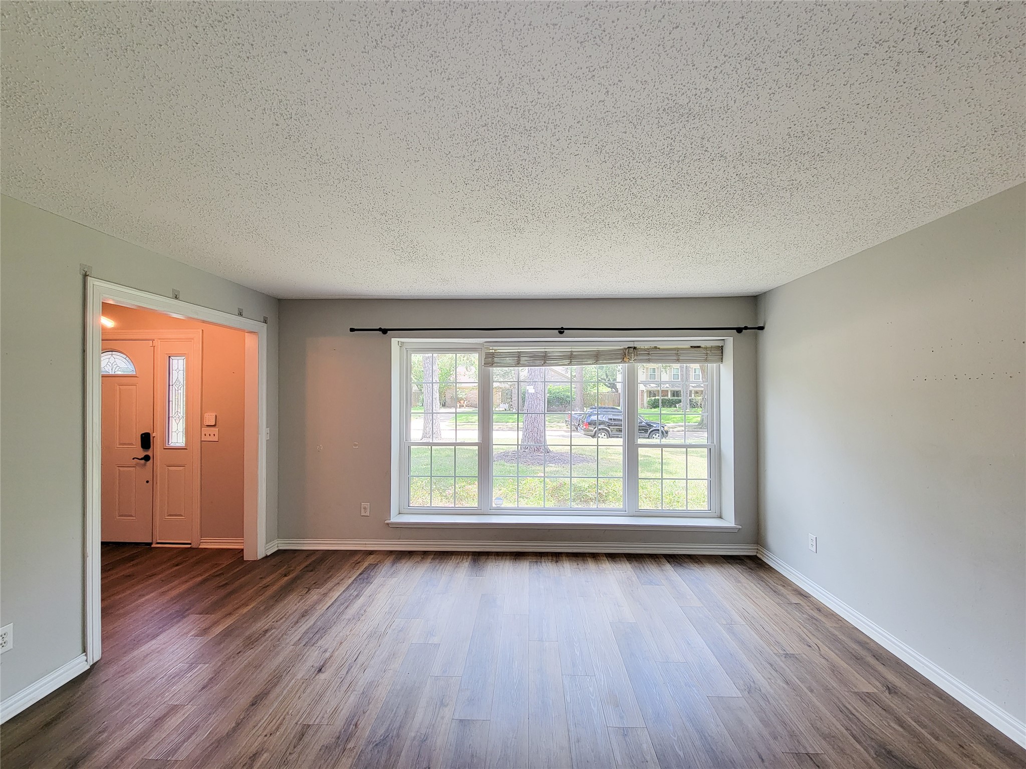8123 Sunny Ridge Drive Property Photo 9