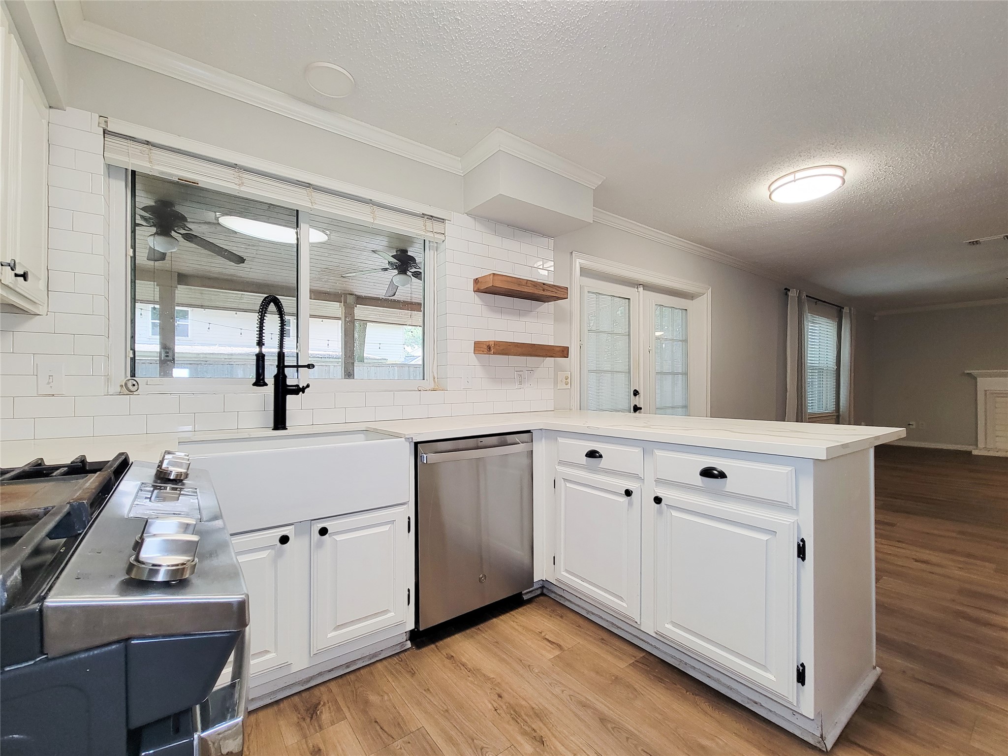 8123 Sunny Ridge Drive Property Photo 11