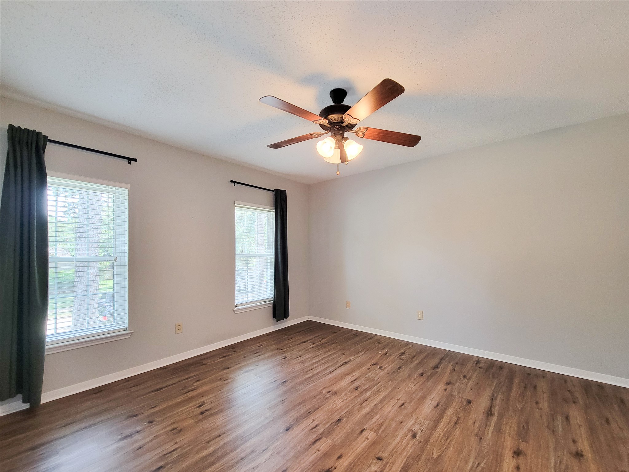 8123 Sunny Ridge Drive Property Photo 29