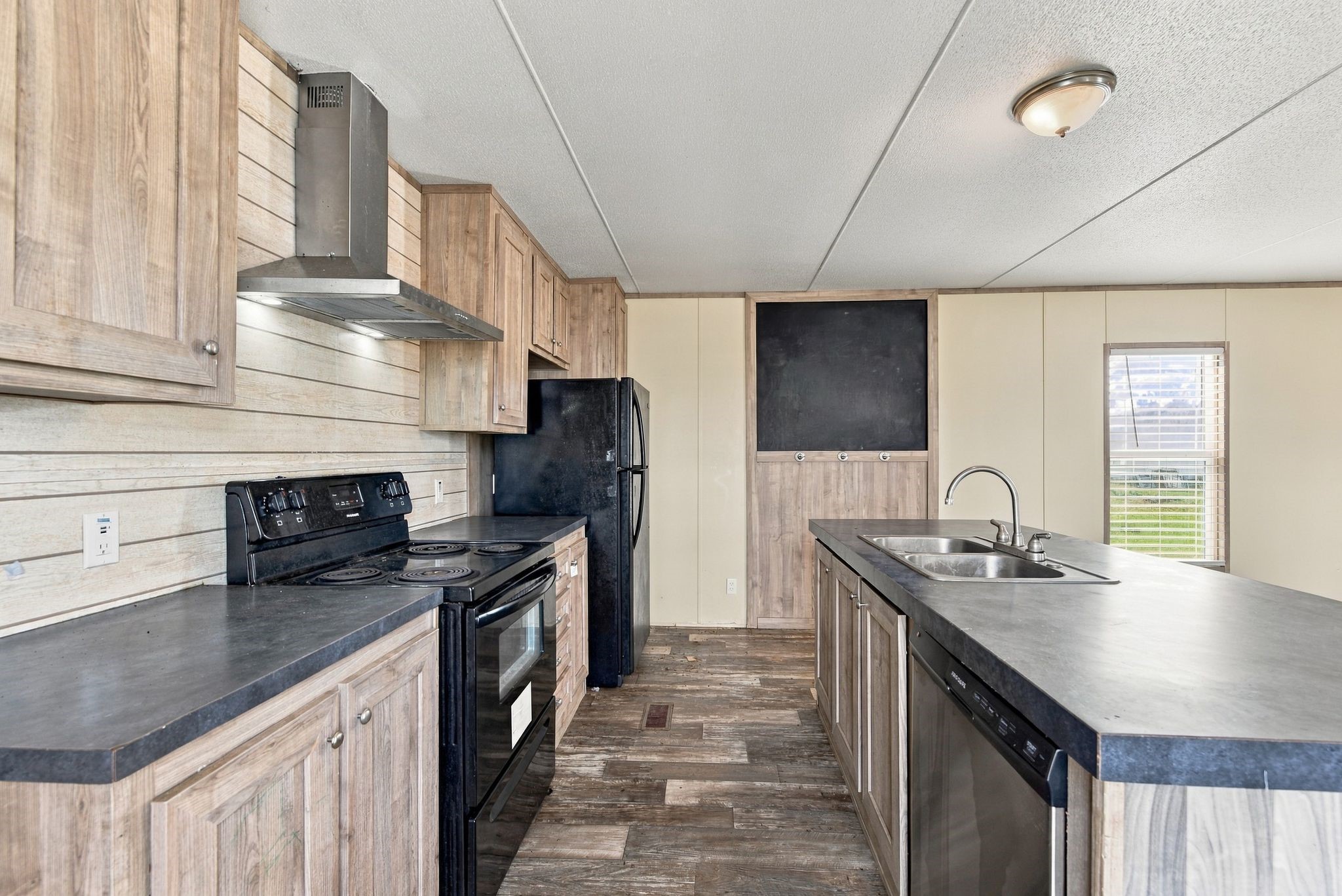 2245 Ben Boulevard Property Photo 9
