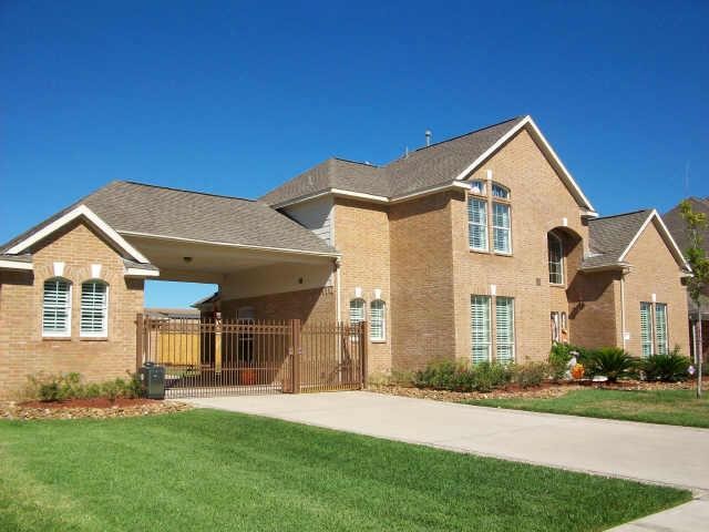 1722 Parklake Vlg Property Photo 1