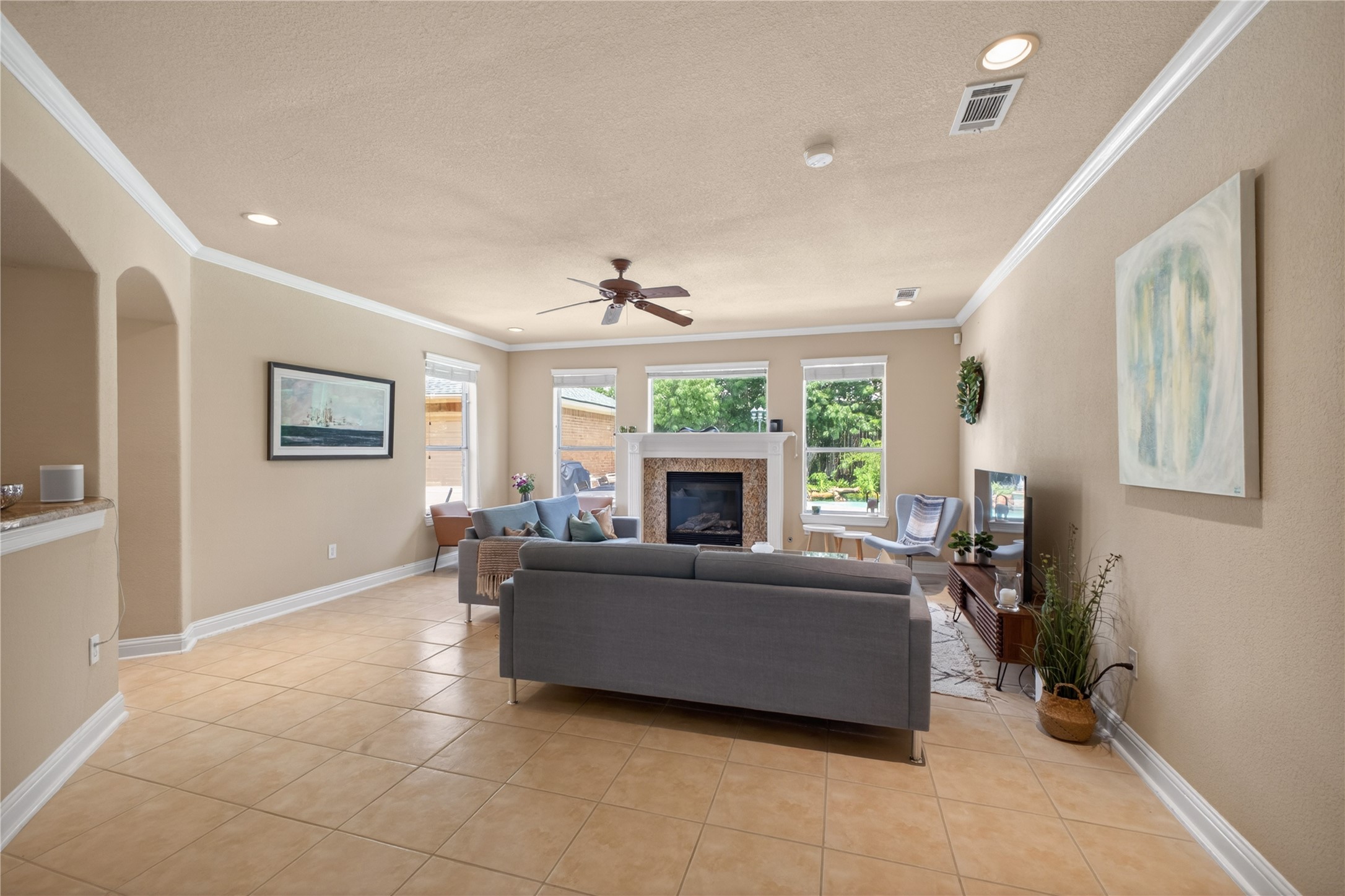 1722 Parklake Vlg Property Photo 5