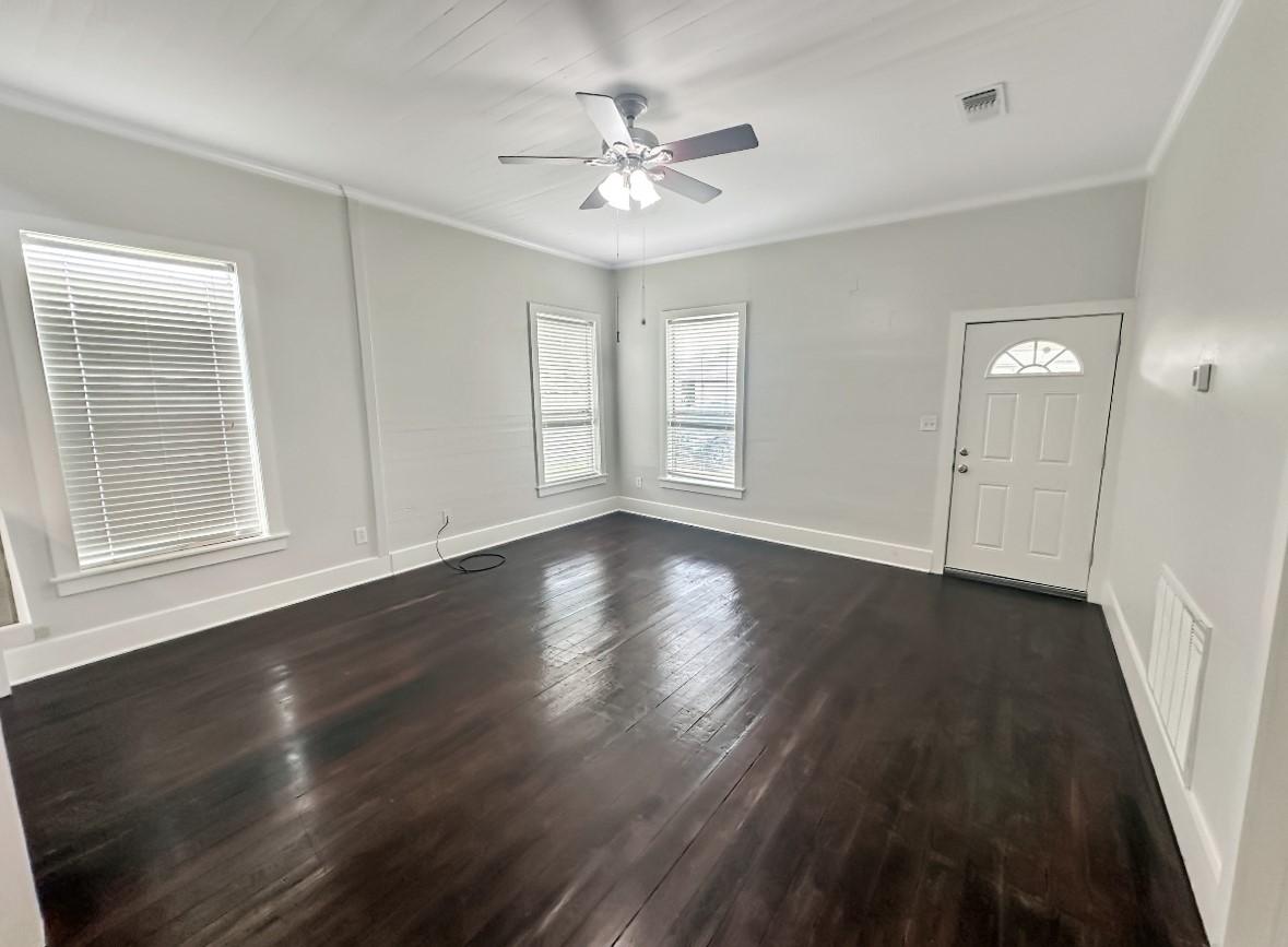 104 Russek Street Property Photo 3