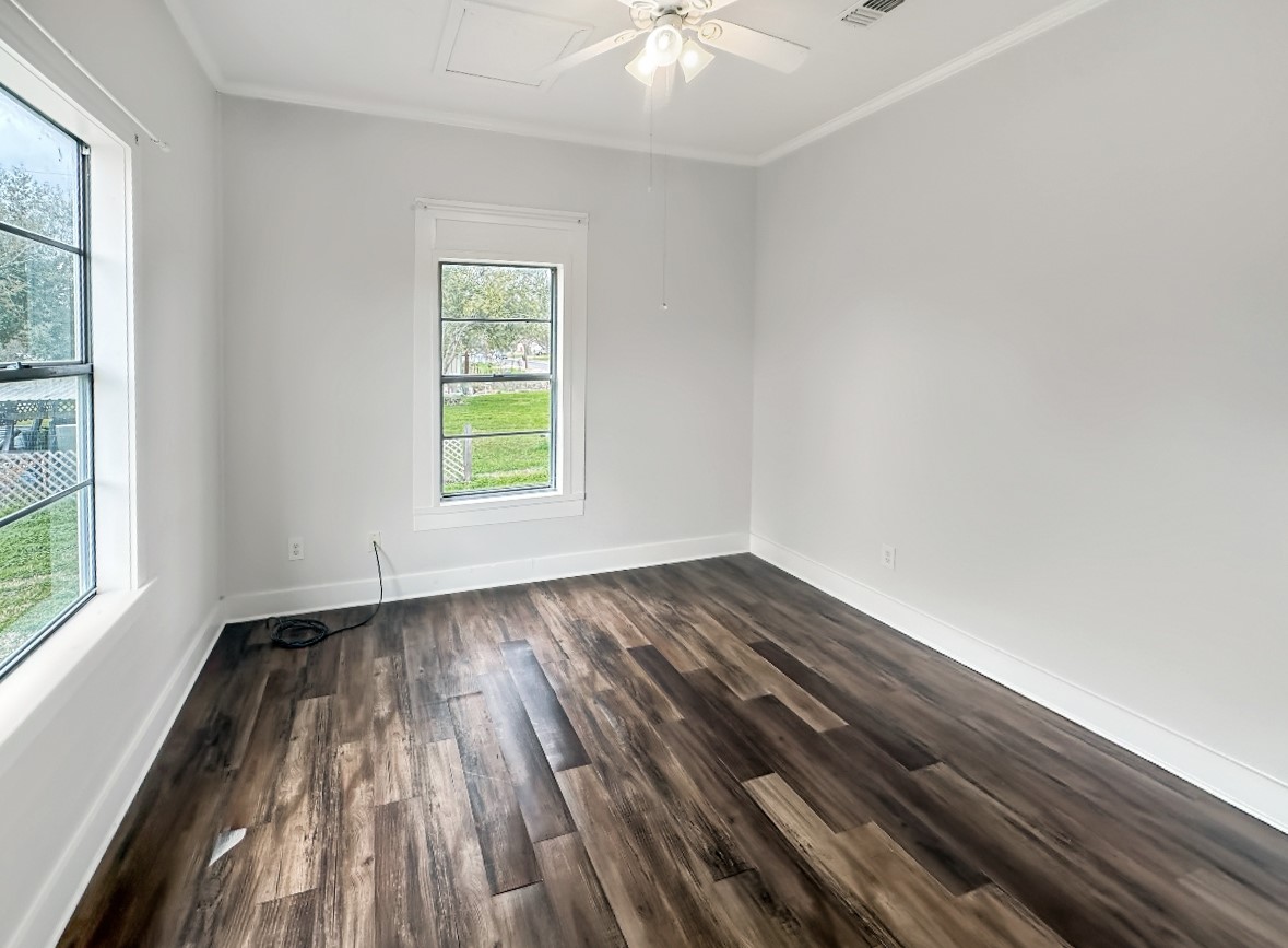 104 Russek Street Property Photo 11