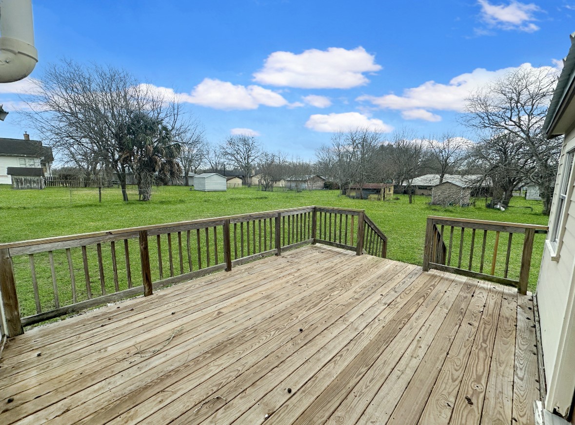 104 Russek Street Property Photo 13