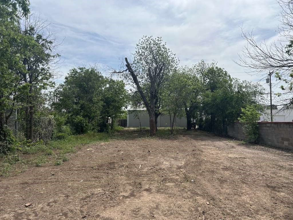 1141 Poplar Street Property Photo 1