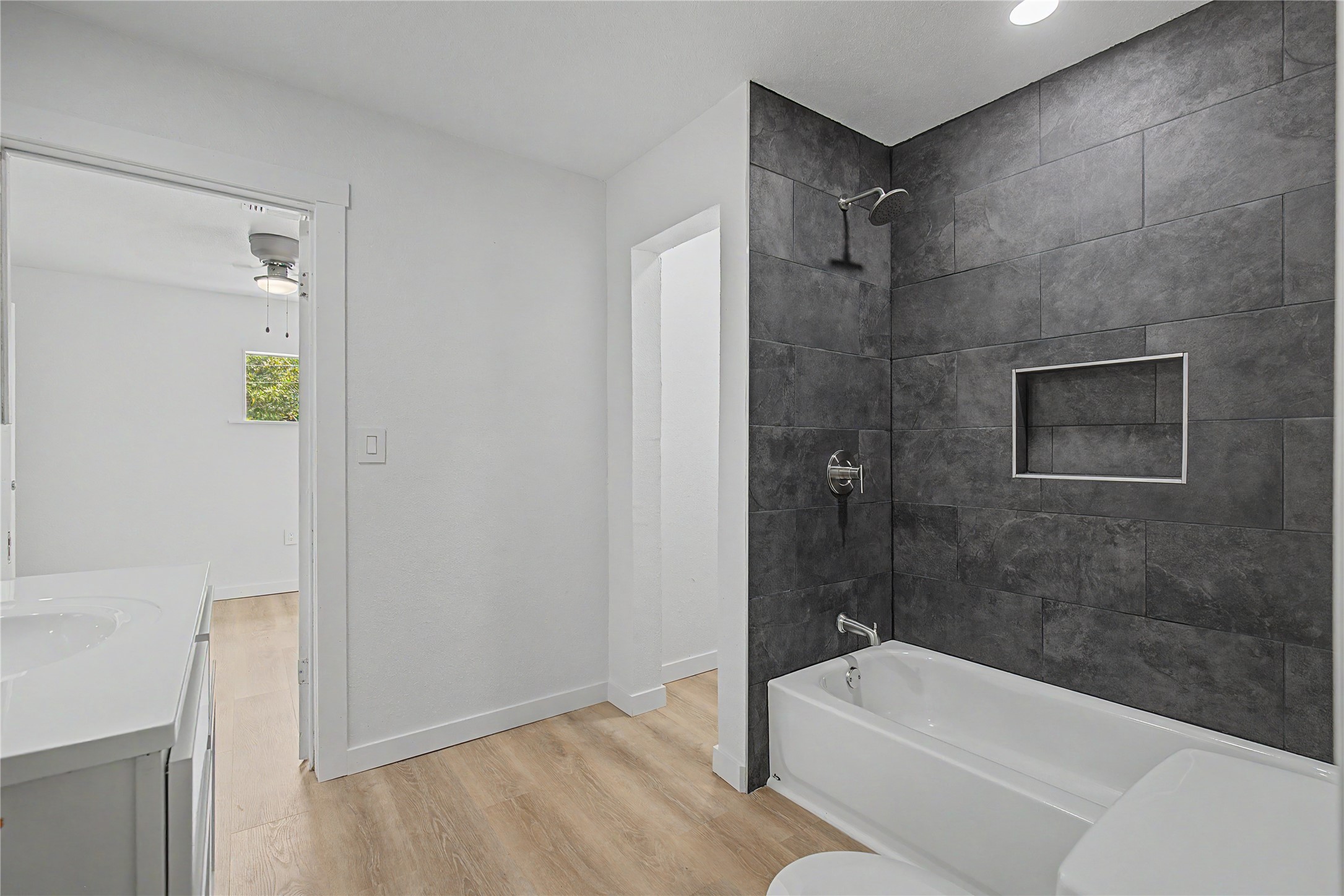 632 University Avenue Property Photo 16