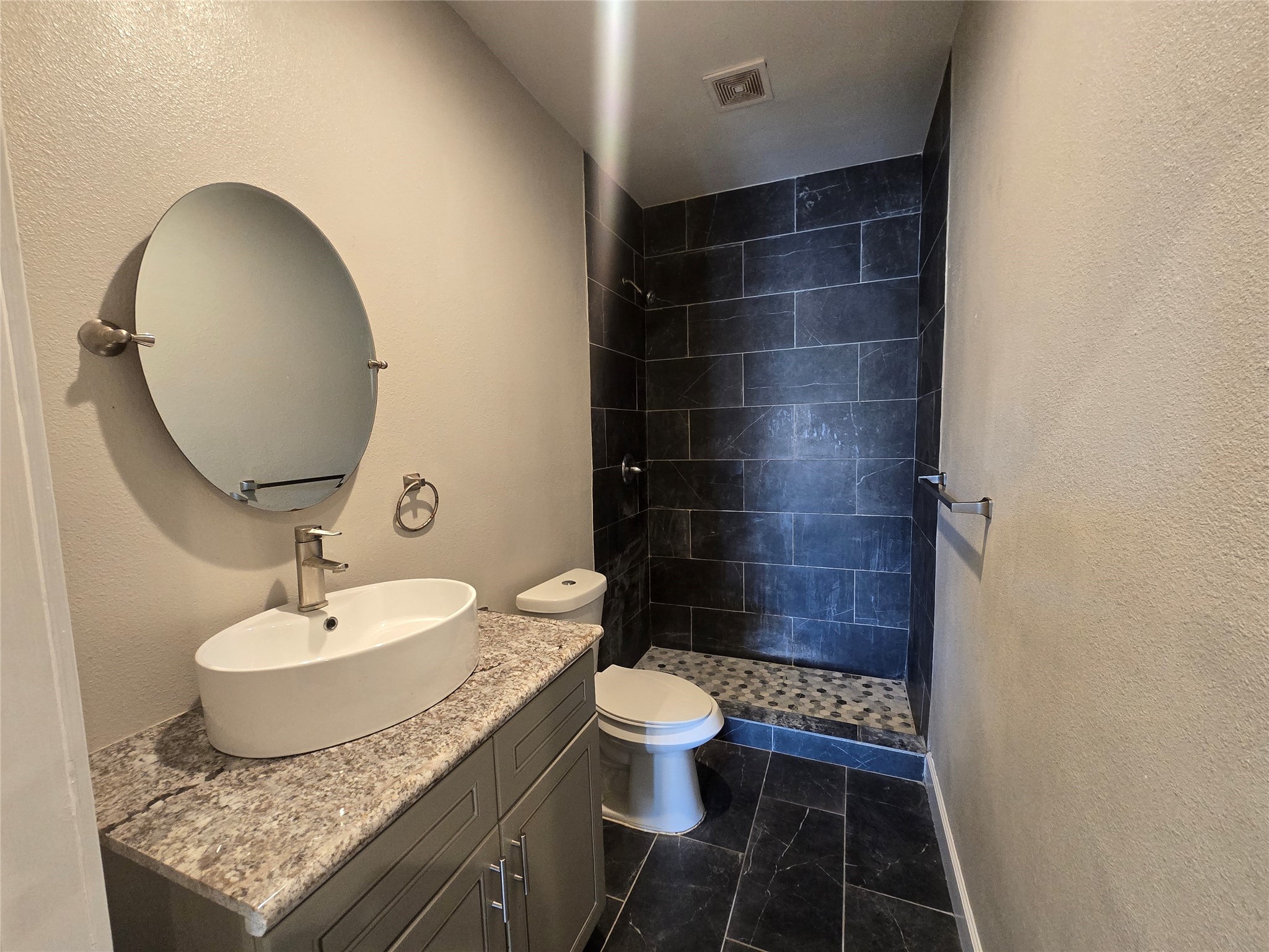 614 35th Street 3 Property Photo 5