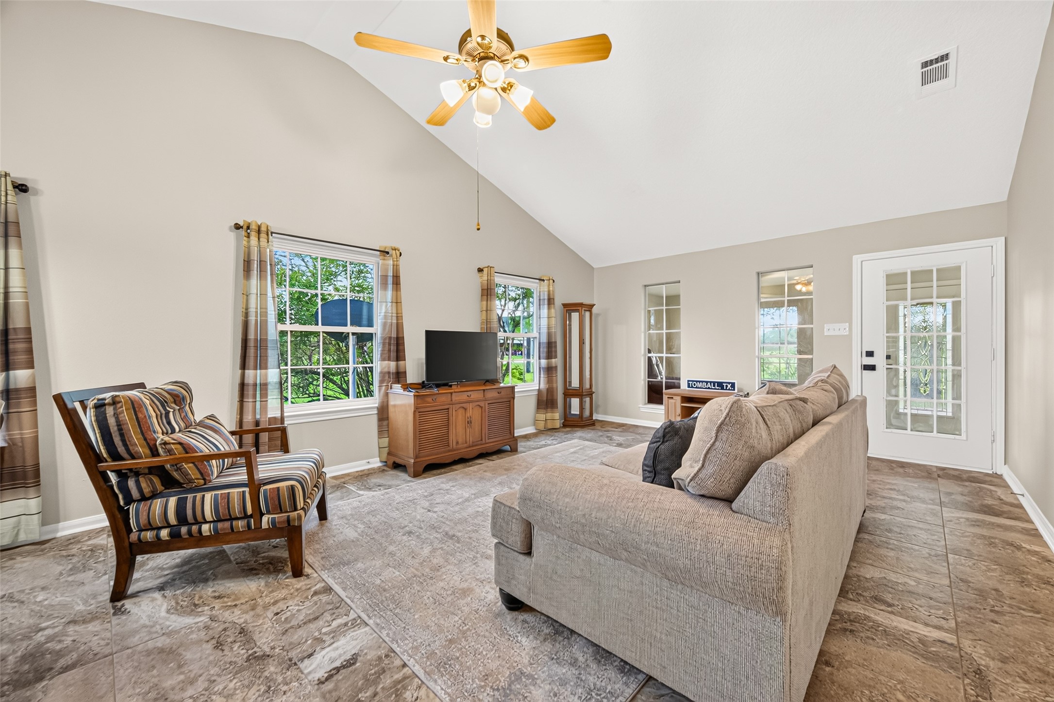 15126 Boudreaux Road Property Photo 1