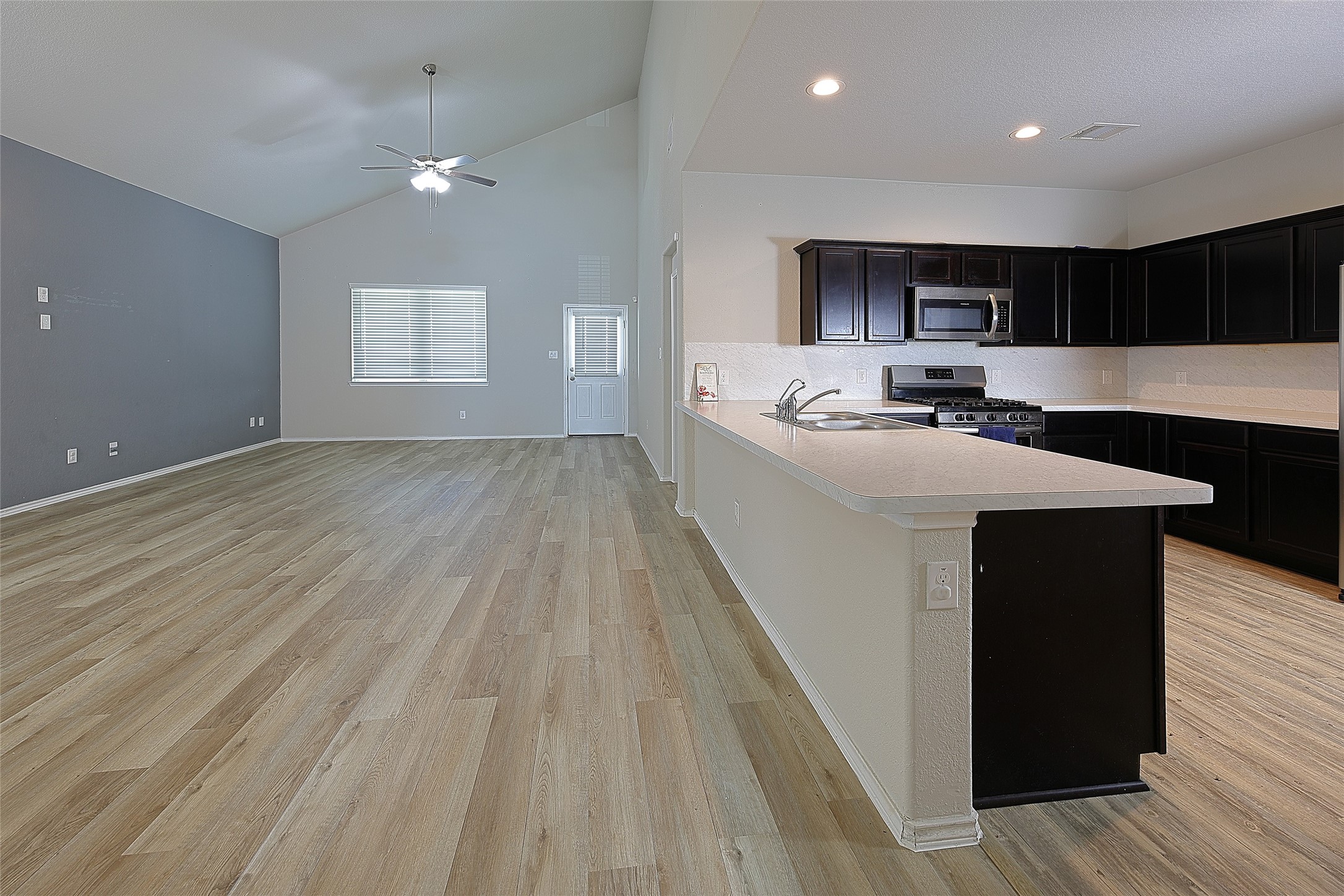 5542 Redwood Summit Lane Property Photo 7