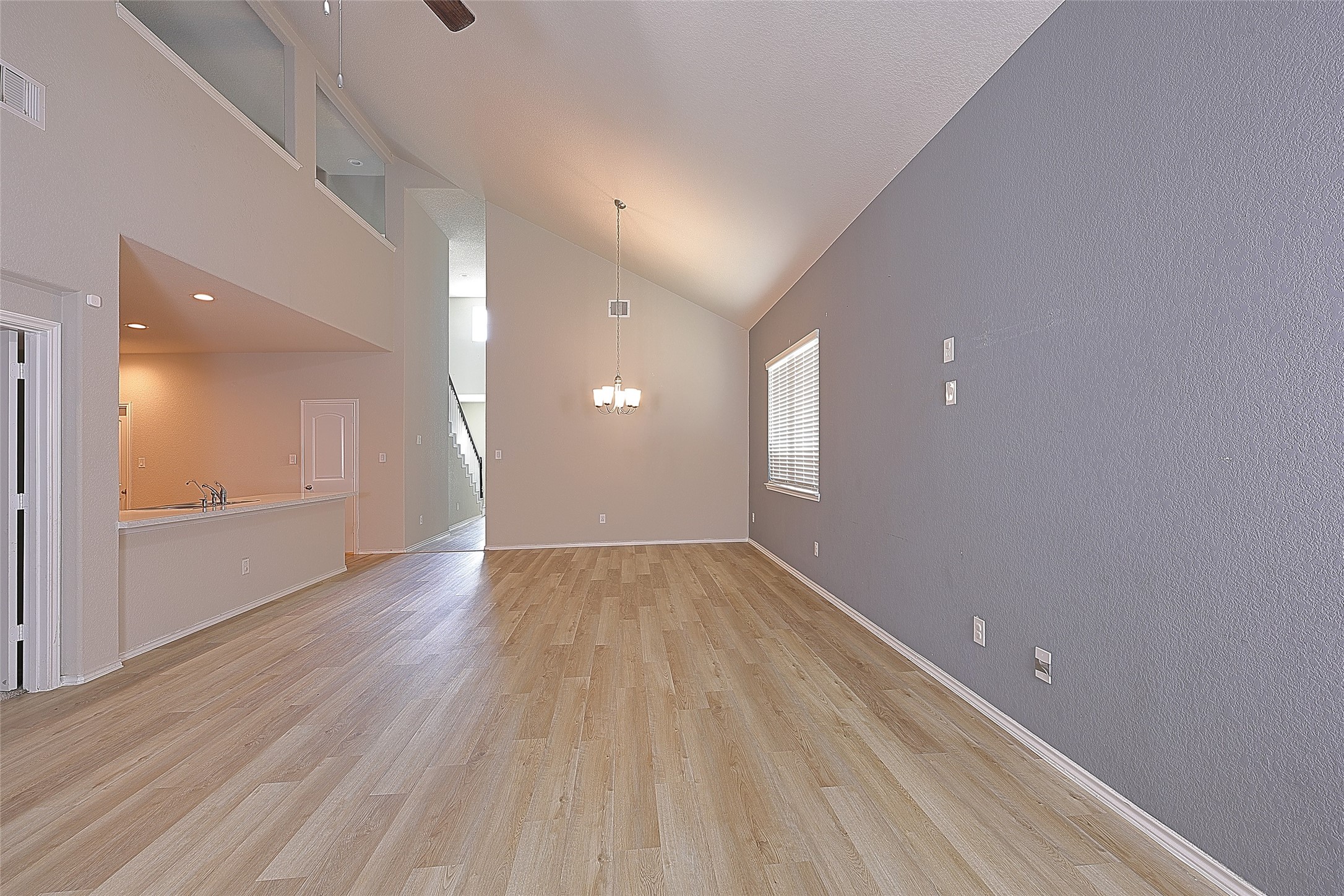 5542 Redwood Summit Lane Property Photo 9