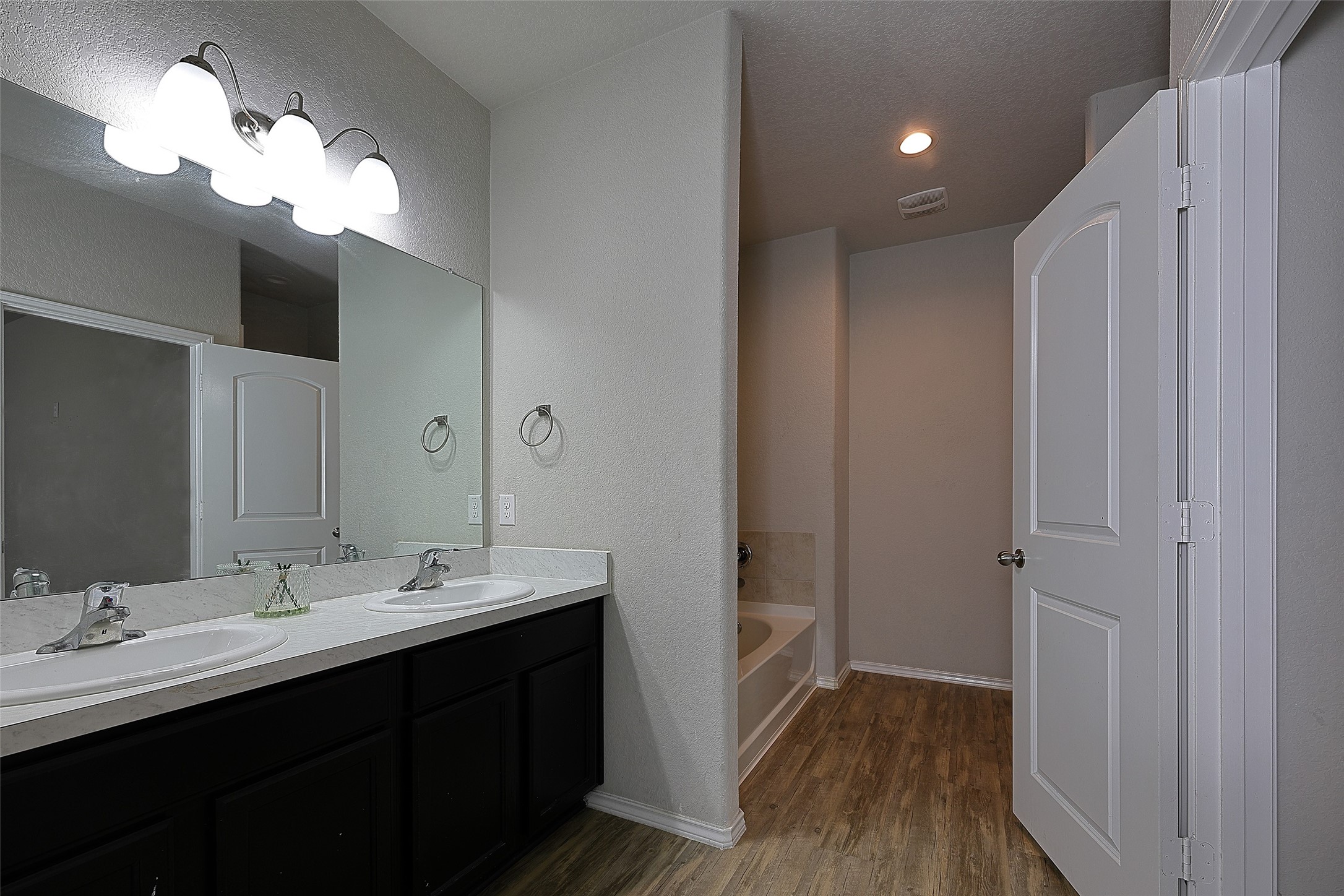 5542 Redwood Summit Lane Property Photo 13