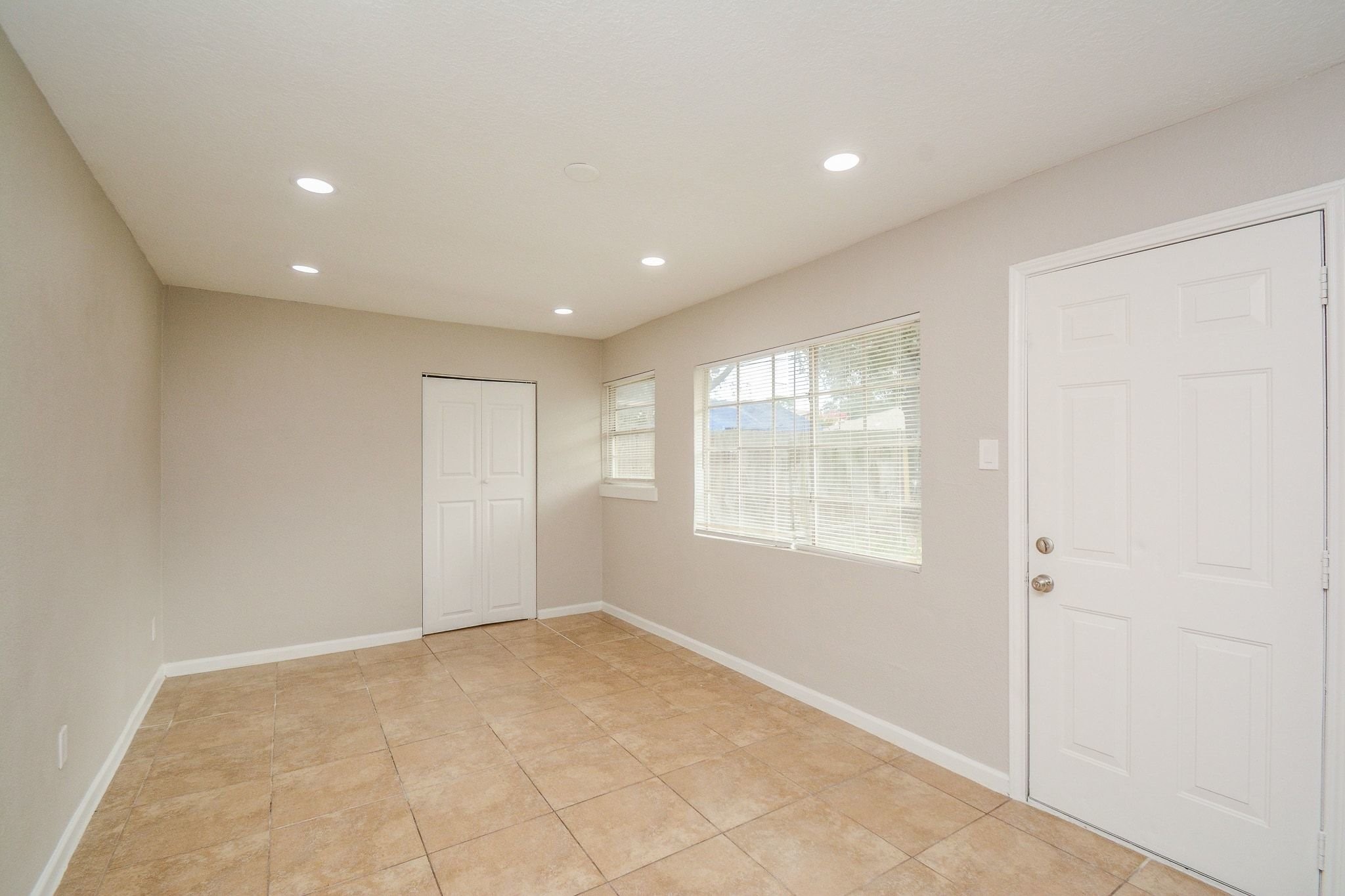 2009 Cleveland Street Property Photo 9