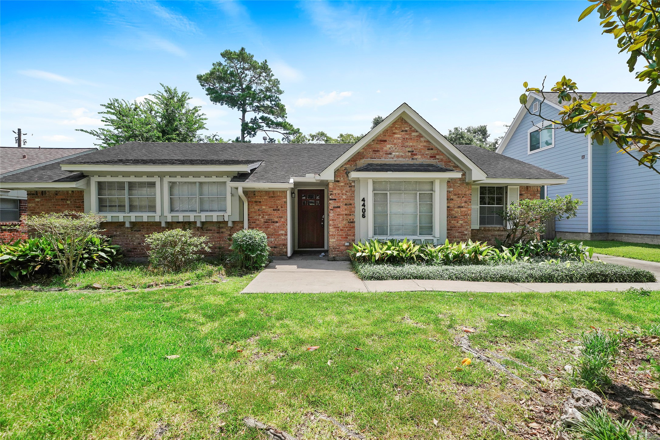 4406 Rosebay Drive Property Photo 1