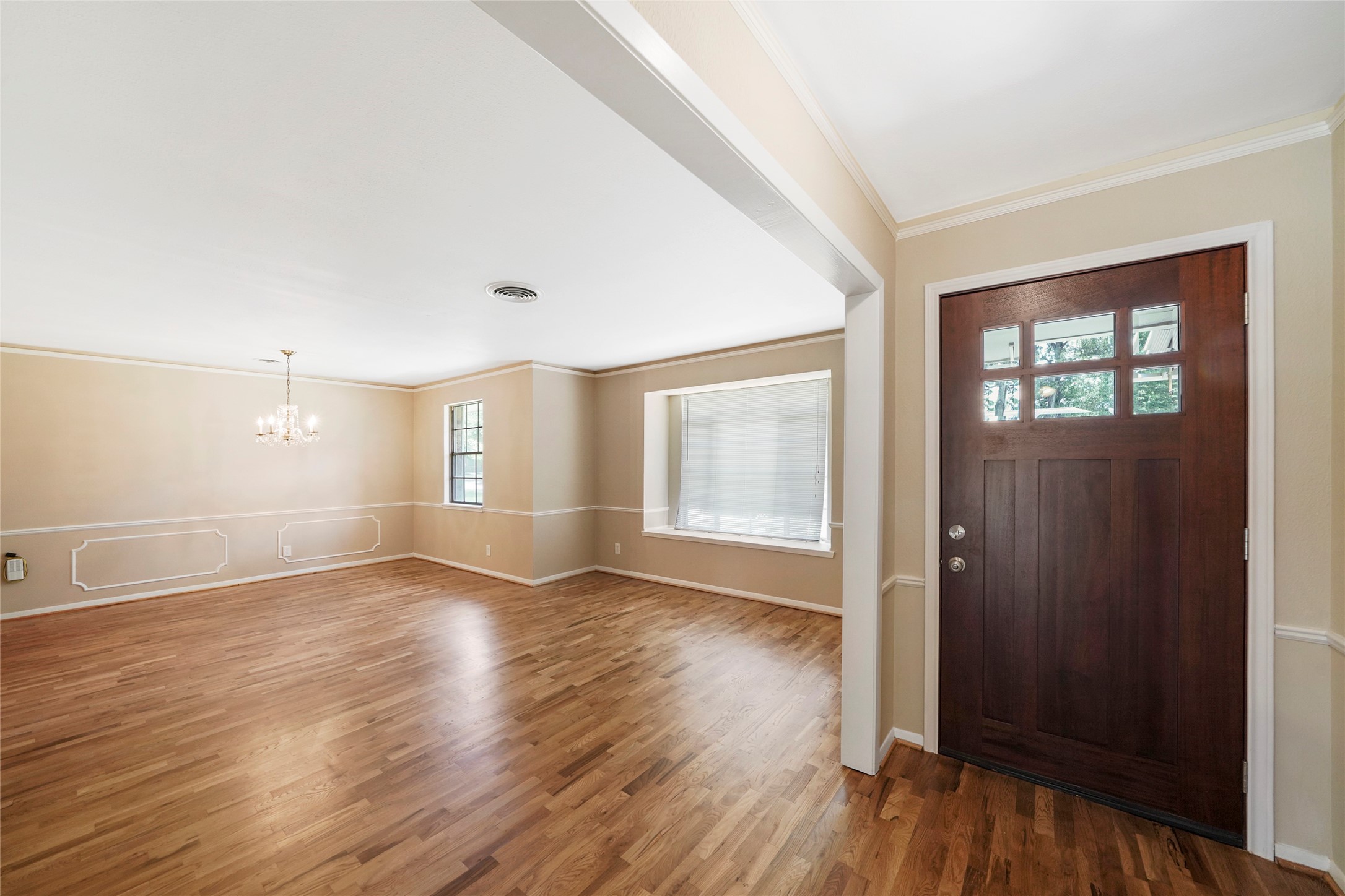 4406 Rosebay Drive Property Photo 2