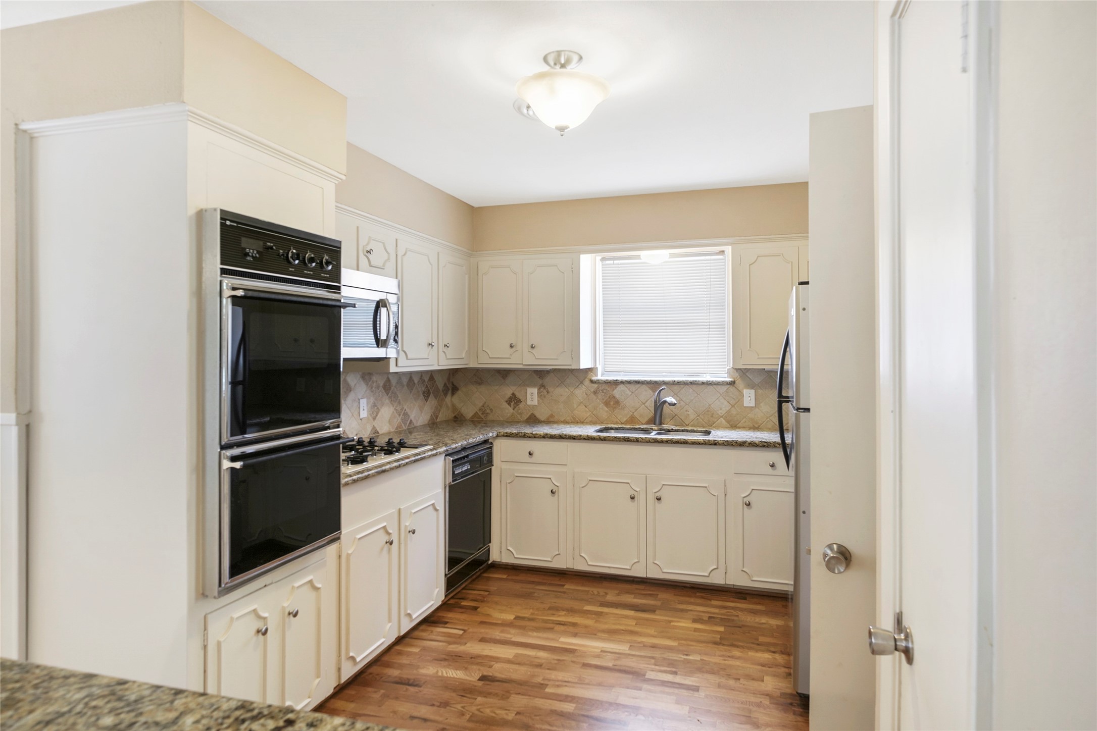 4406 Rosebay Drive Property Photo 13