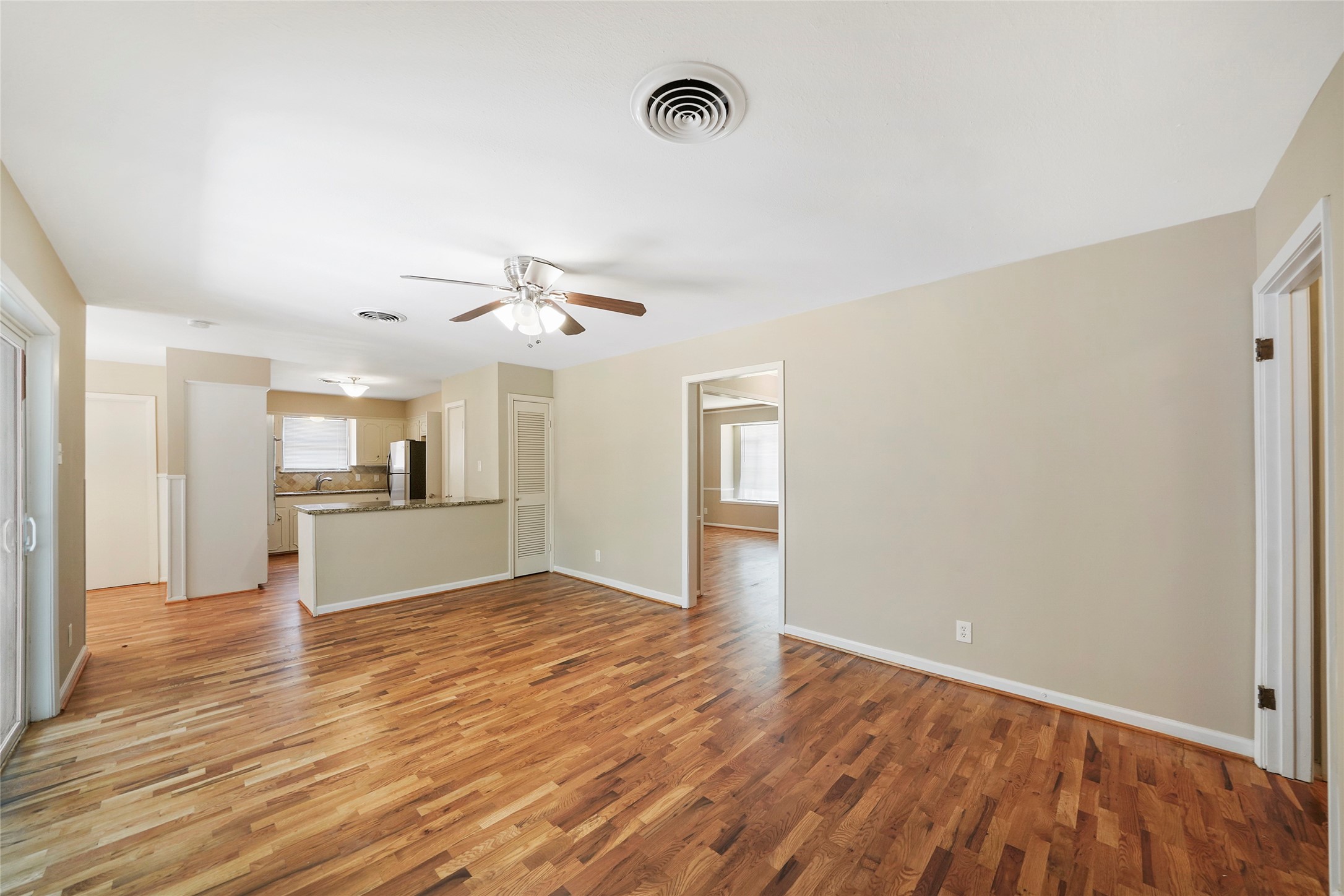 4406 Rosebay Drive Property Photo 15